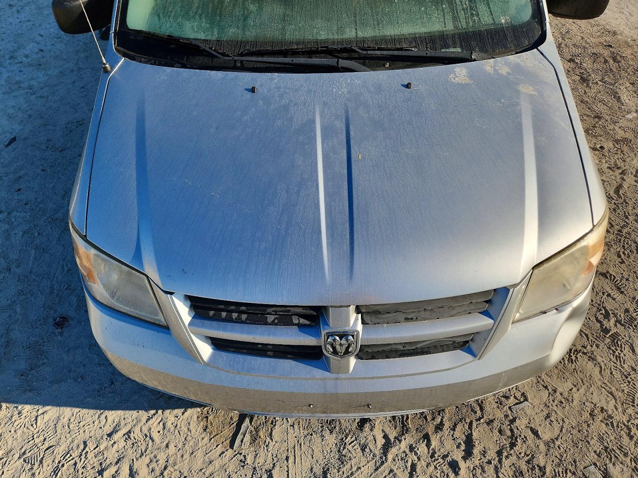 2010 Dodge Grand Caravan Se Silver vin: 2D4RN4DE0AR147063