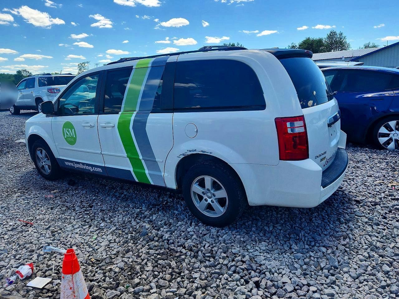 2010 Dodge Grand Caravan Se White vin: 2D4RN4DE0AR244084