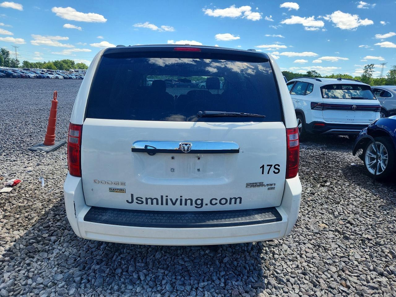 2010 Dodge Grand Caravan Se White vin: 2D4RN4DE0AR244084