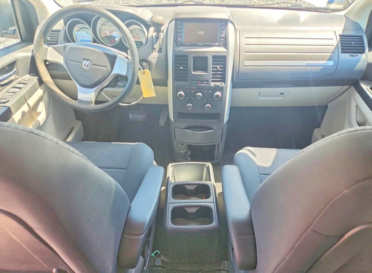 2010 Dodge Grand Caravan Se White vin: 2D4RN4DE0AR244084