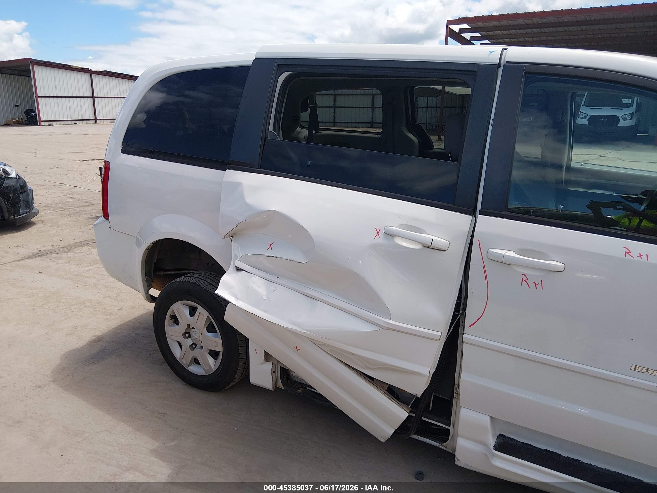 2010 Dodge Grand Caravan Se White vin: 2D4RN4DE0AR296587