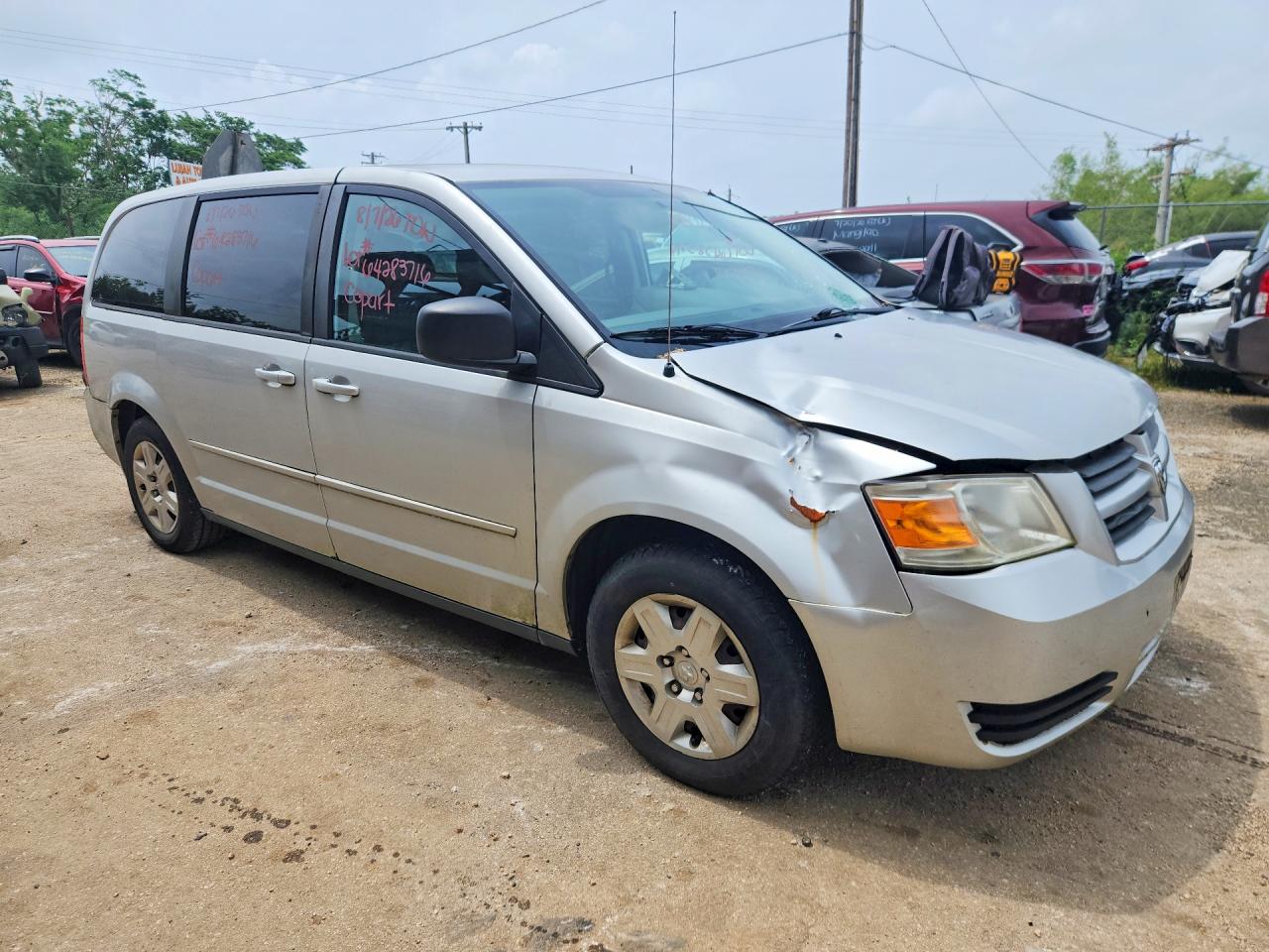 2010 Dodge Grand Caravan Se Silver vin: 2D4RN4DE0AR341608