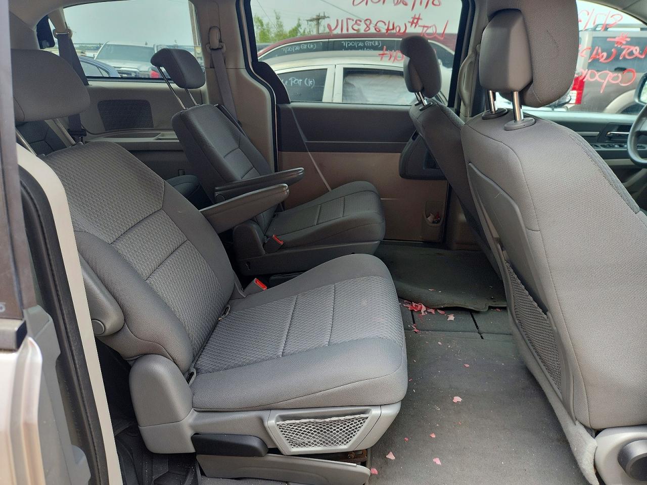 2010 Dodge Grand Caravan Se Silver vin: 2D4RN4DE0AR341608