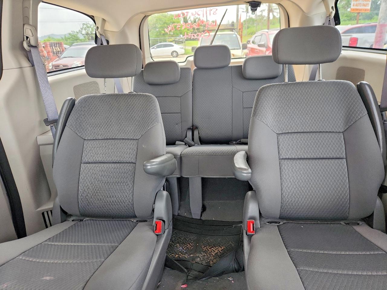 2010 Dodge Grand Caravan Se Silver vin: 2D4RN4DE0AR341608
