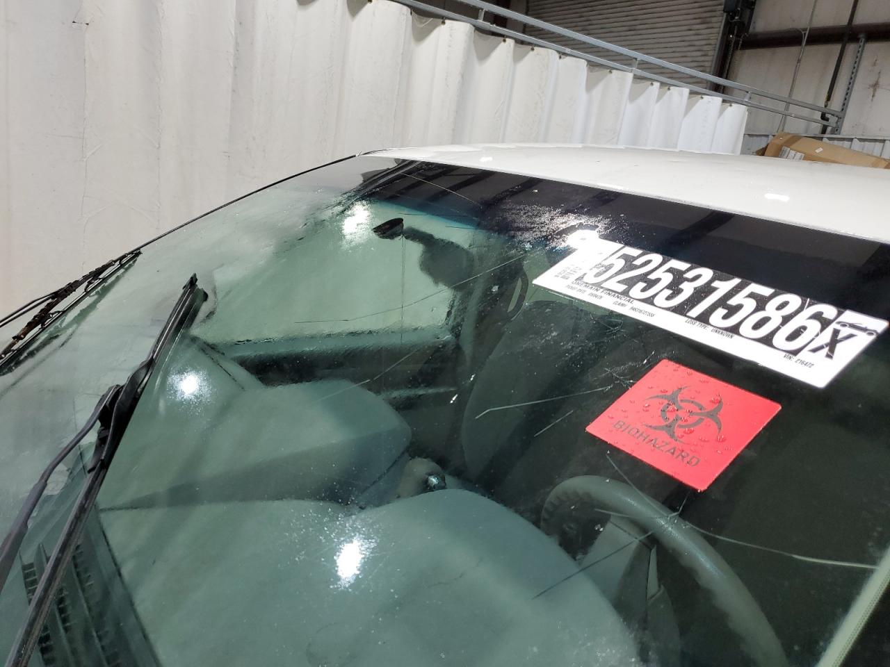 2010 Dodge Grand Caravan Se White vin: 2D4RN4DE1AR216472 Damage: Windshield, Broken, Replacement Required