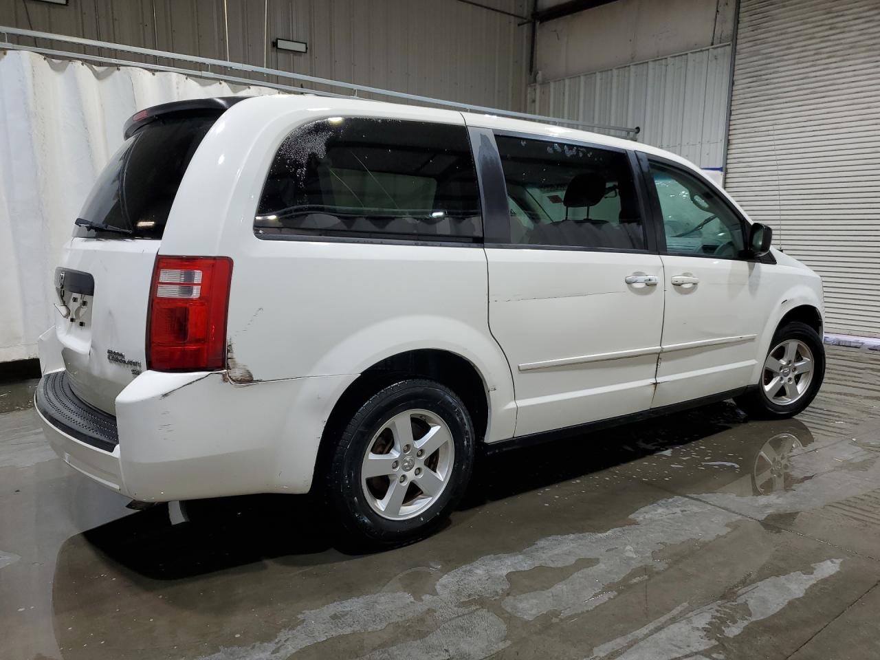 2010 Dodge Grand Caravan Se White vin: 2D4RN4DE1AR216472 Damage: Right Qtr Panel, Dent(S) W/ Paint Dmg, > 12 Inches
