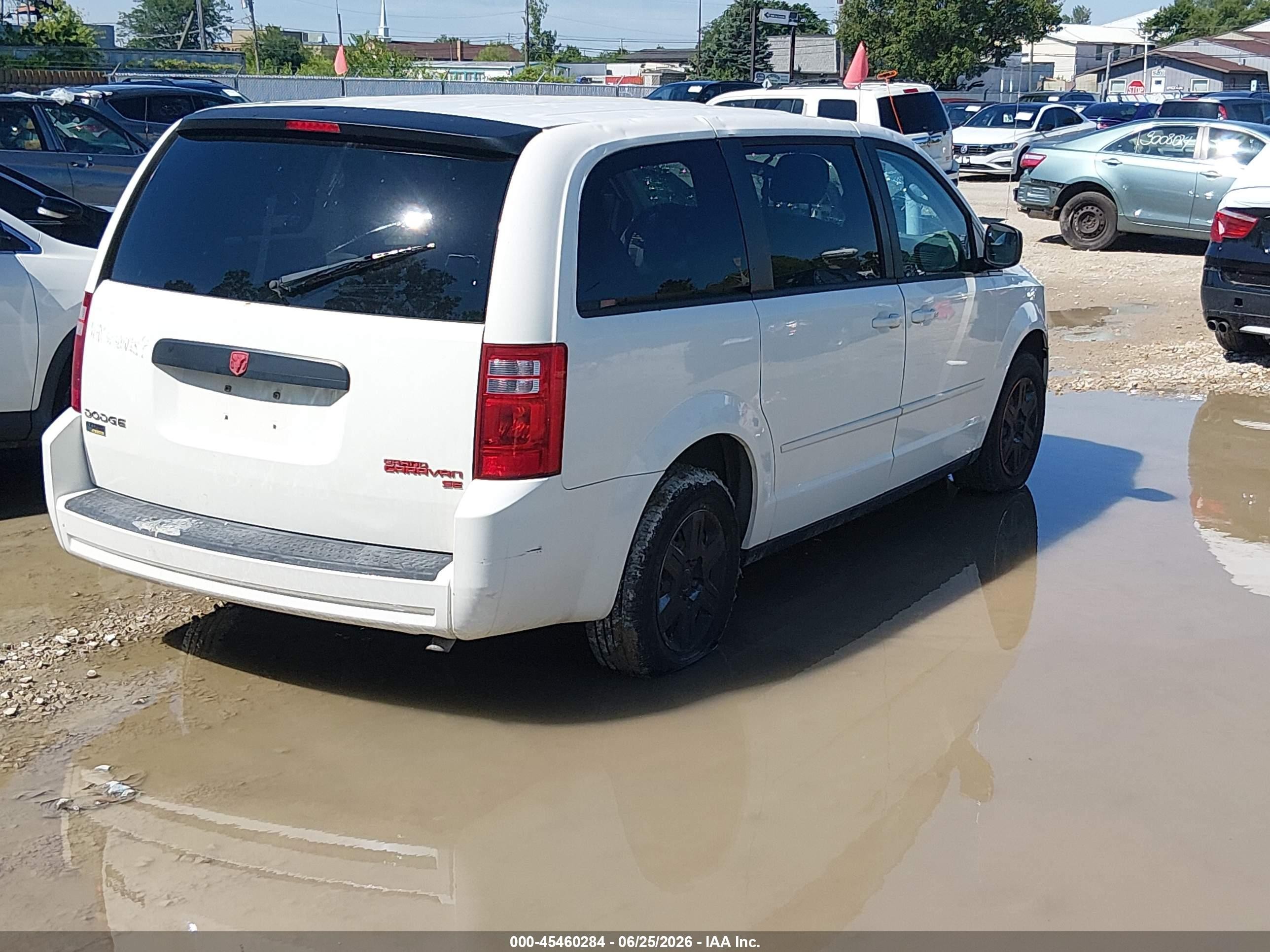 2010 Dodge Grand Caravan Se White vin: 2D4RN4DE1AR224281