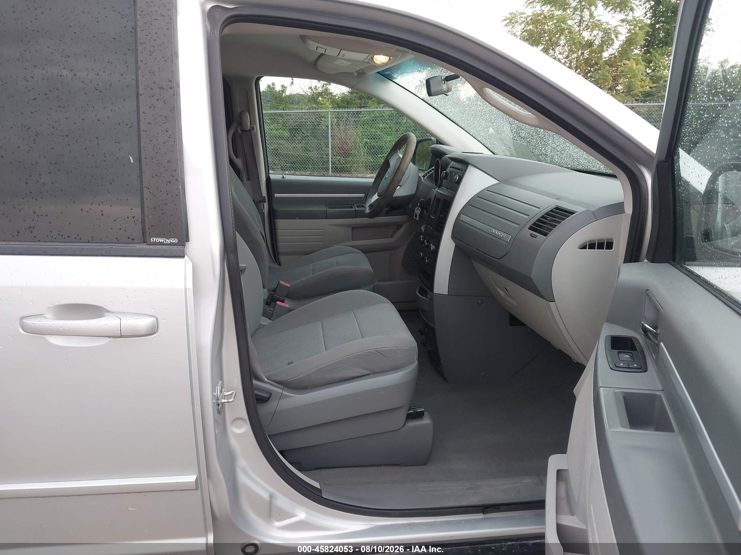 2010 Dodge Grand Caravan Se Gray vin: 2D4RN4DE1AR268149