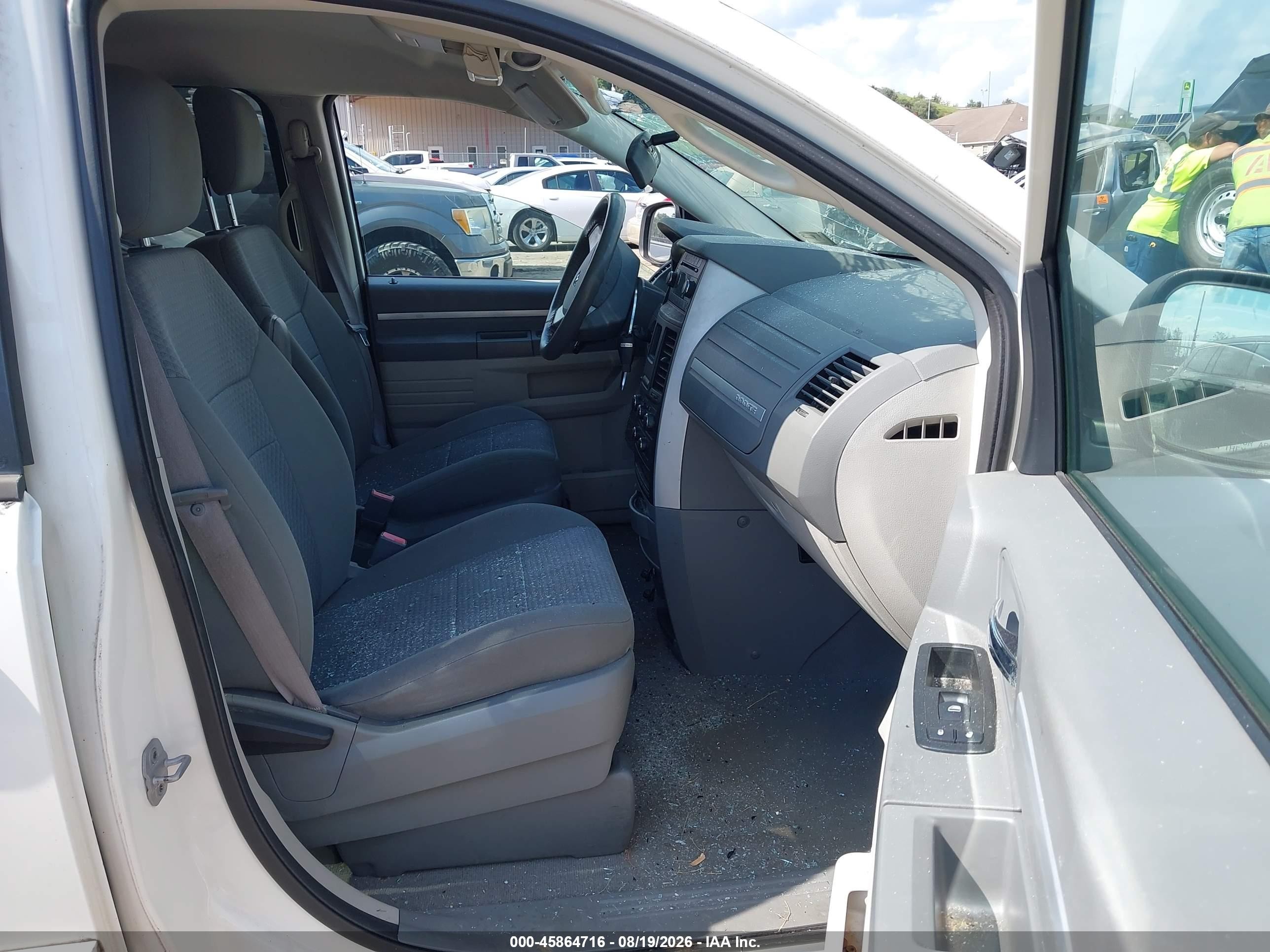 2010 Dodge Grand Caravan Se White vin: 2D4RN4DE1AR303918
