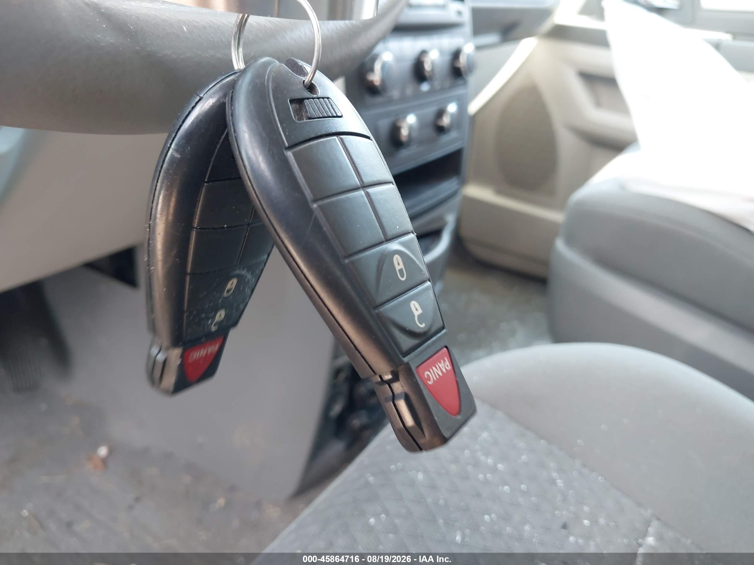 2010 Dodge Grand Caravan Se White vin: 2D4RN4DE1AR303918