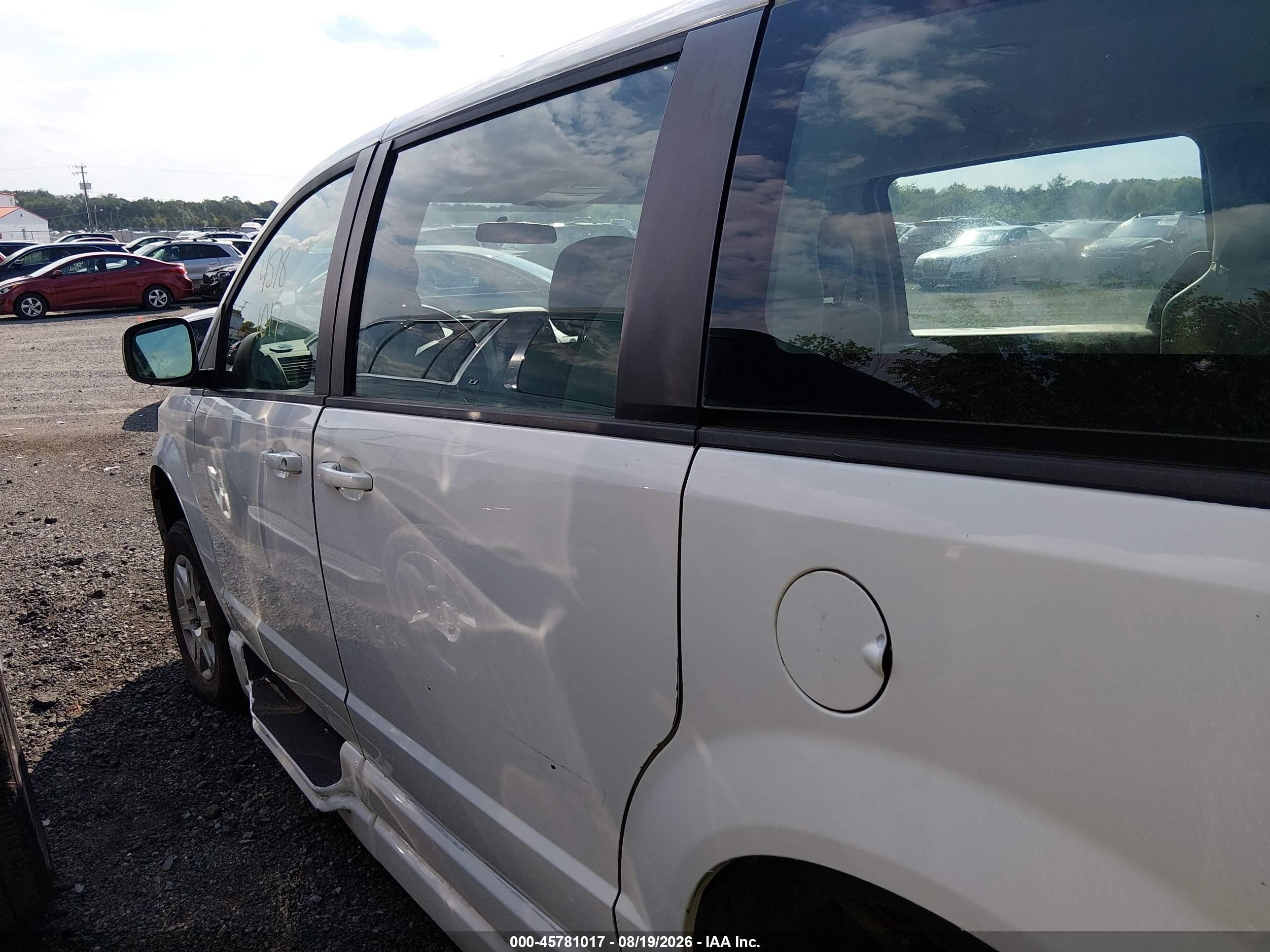 2010 Dodge Grand Caravan Se Black vin: 2D4RN4DE1AR396679