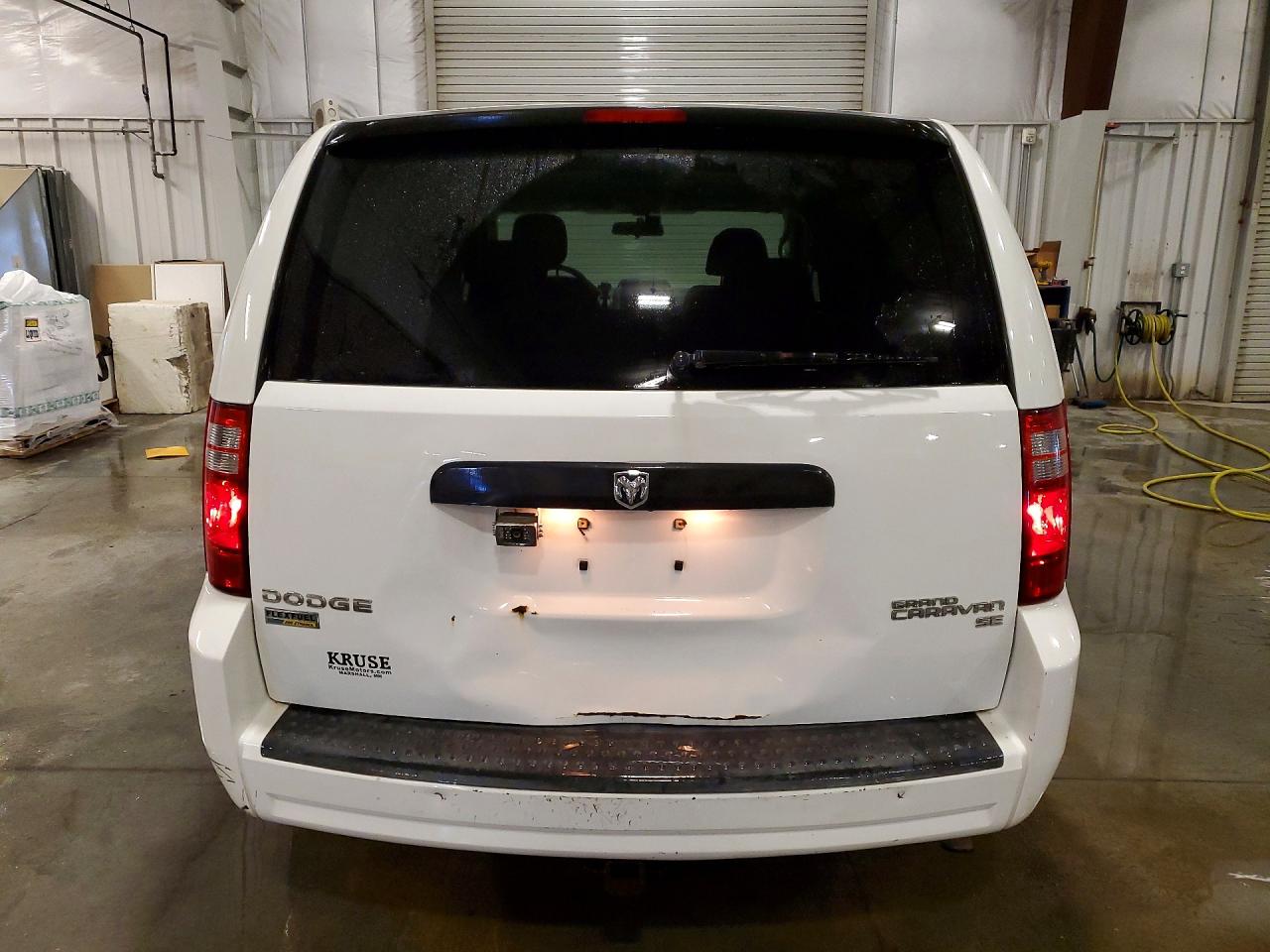 2010 Dodge Grand Caravan Se White vin: 2D4RN4DE2AR102268