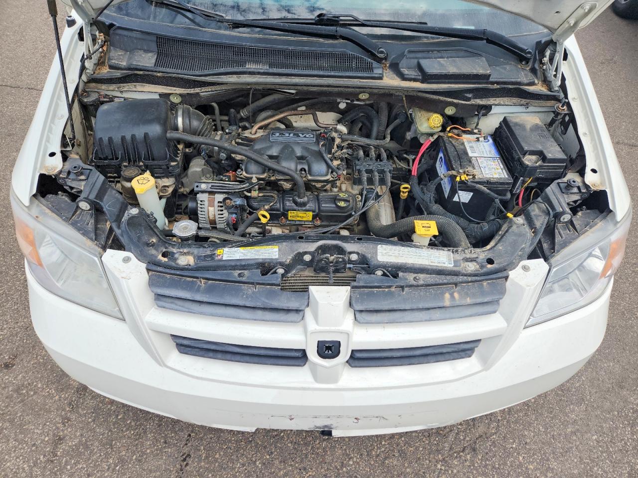 2010 Dodge Grand Caravan Se White vin: 2D4RN4DE2AR102268