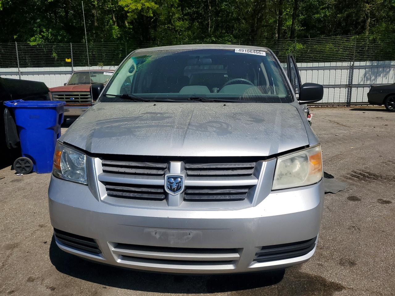 2010 Dodge Grand Caravan Se Silver vin: 2D4RN4DE2AR111374