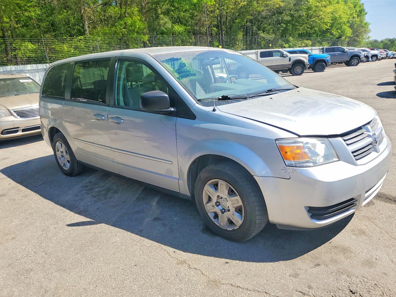 2010 Dodge Grand Caravan Se Silver vin: 2D4RN4DE2AR111374