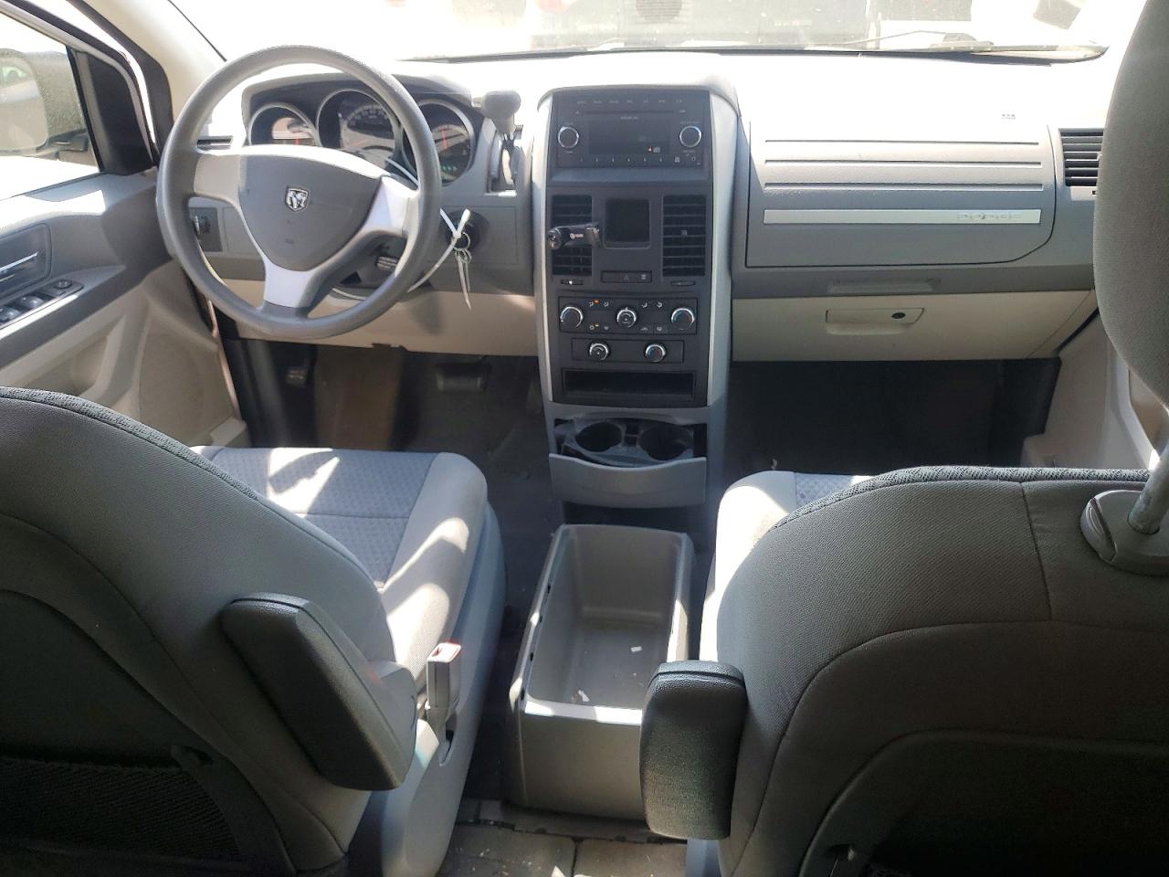 2010 Dodge Grand Caravan Se Silver vin: 2D4RN4DE2AR111374