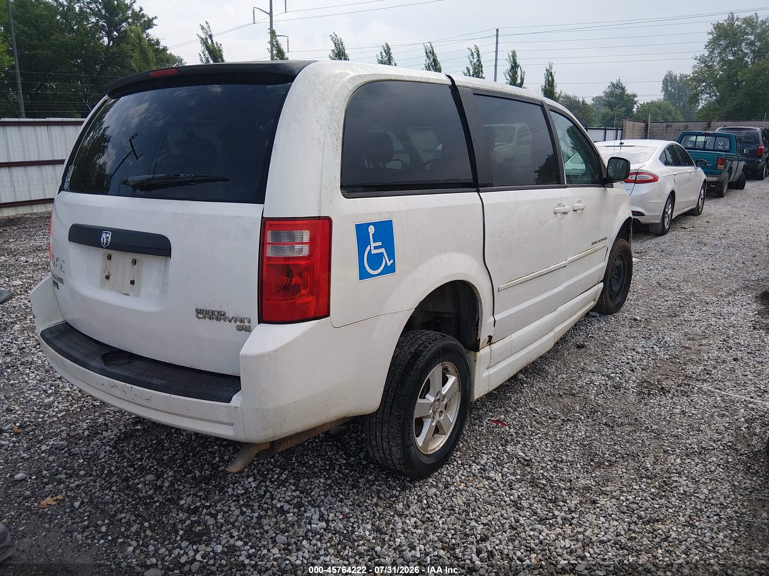 2010 Dodge Grand Caravan Se White vin: 2D4RN4DE2AR119345