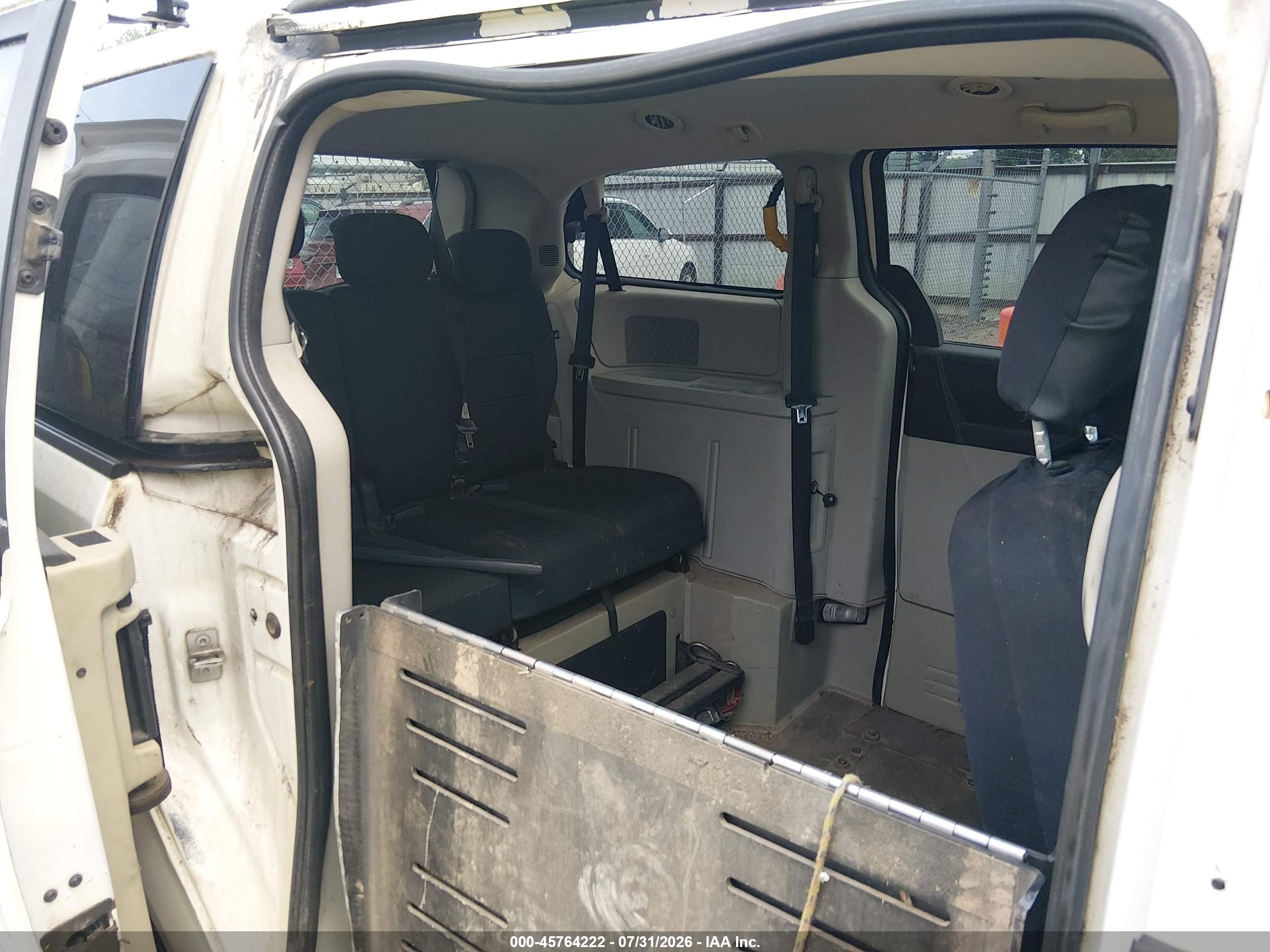2010 Dodge Grand Caravan Se White vin: 2D4RN4DE2AR119345