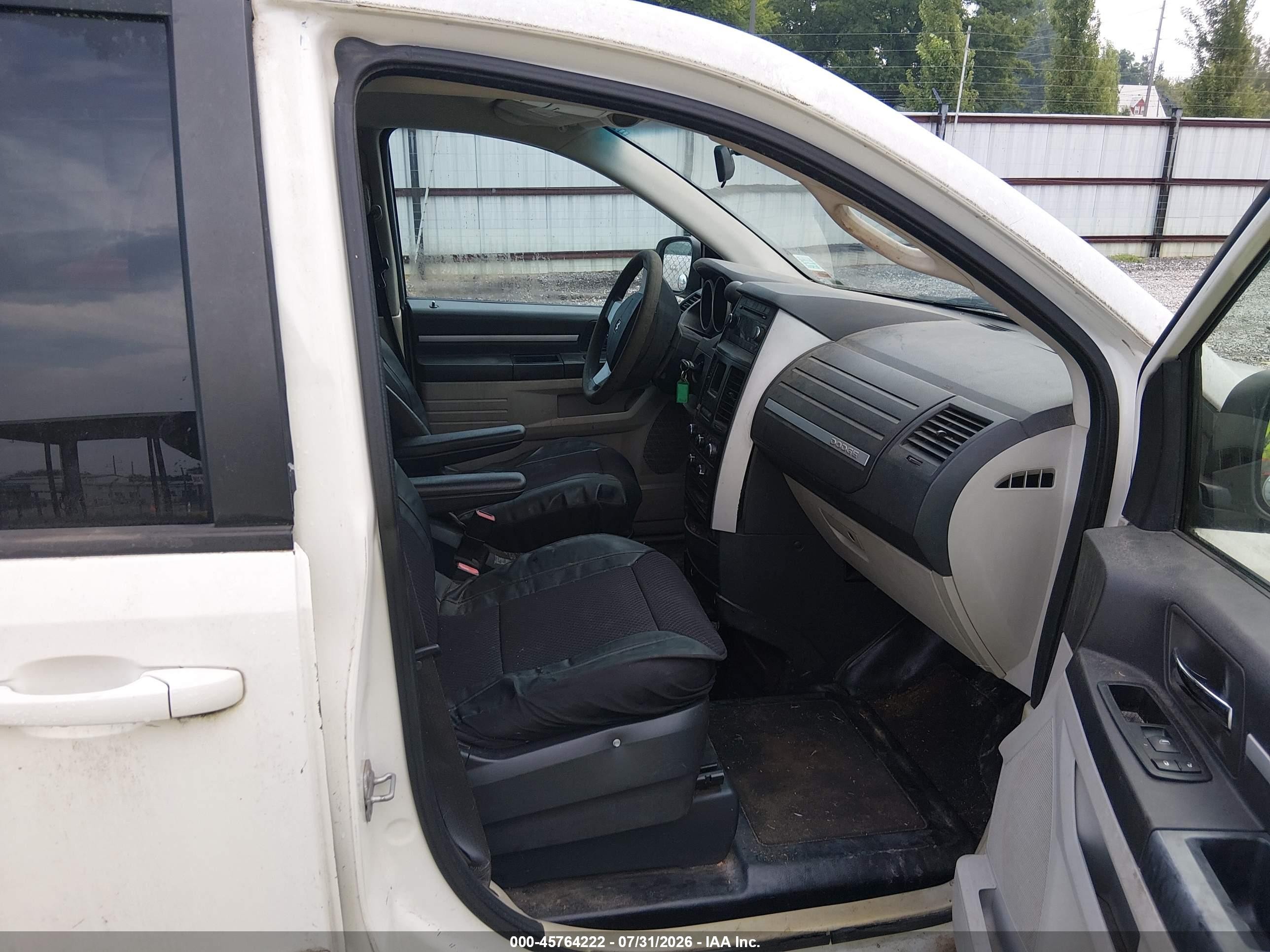 2010 Dodge Grand Caravan Se White vin: 2D4RN4DE2AR119345