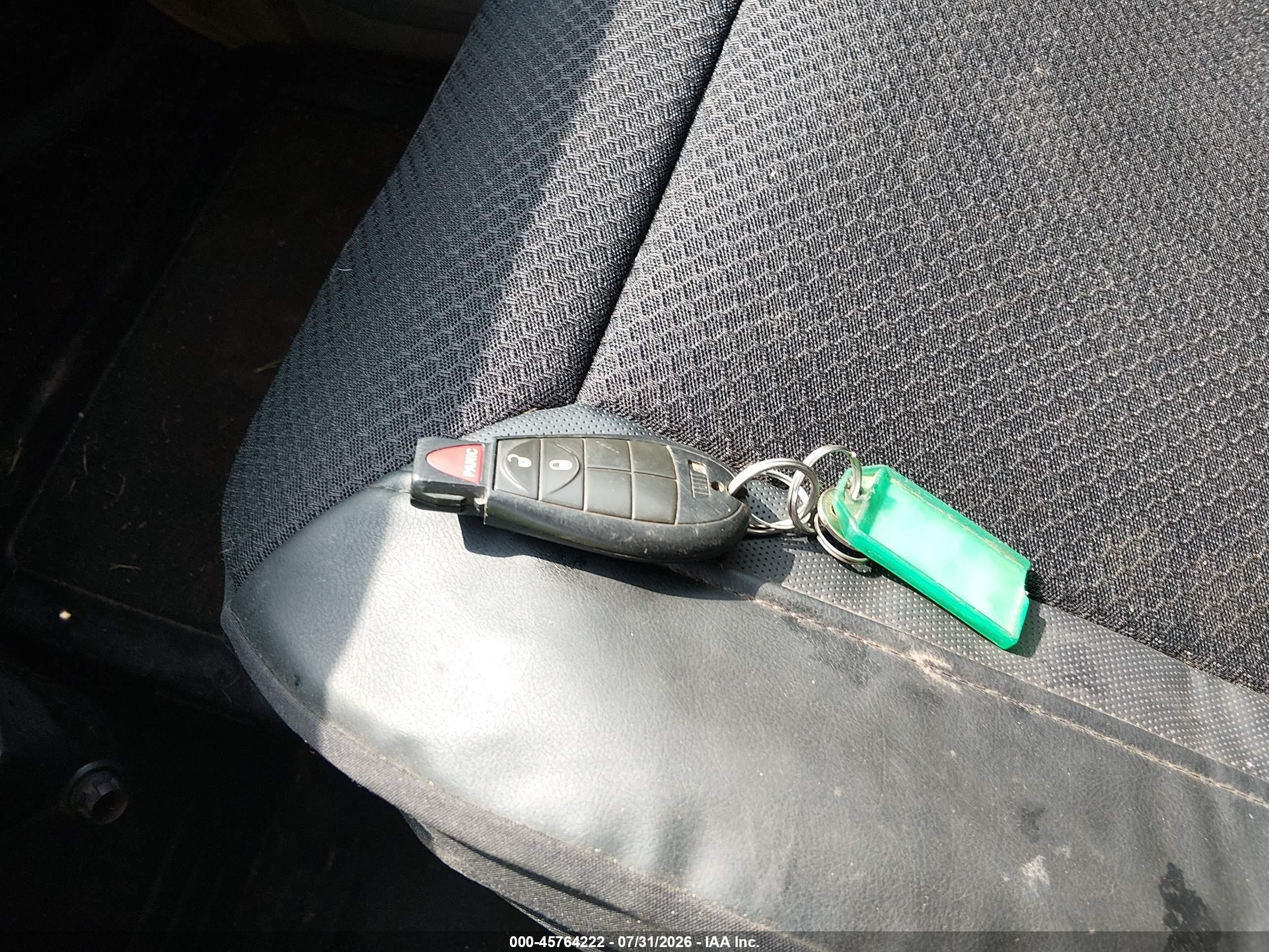 2010 Dodge Grand Caravan Se White vin: 2D4RN4DE2AR119345