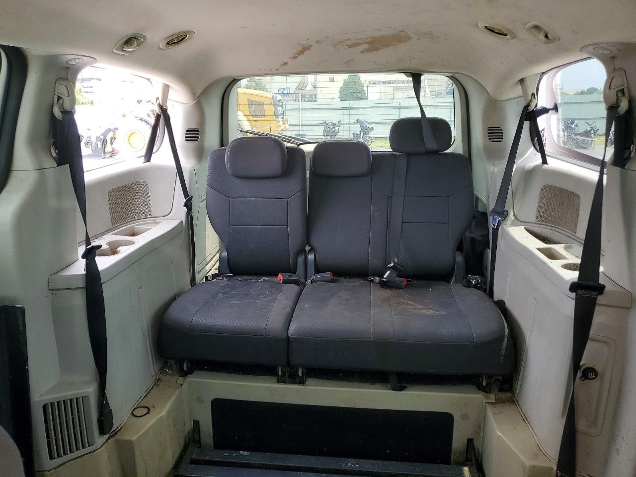 2010 Dodge Grand Caravan Se White vin: 2D4RN4DE2AR127204