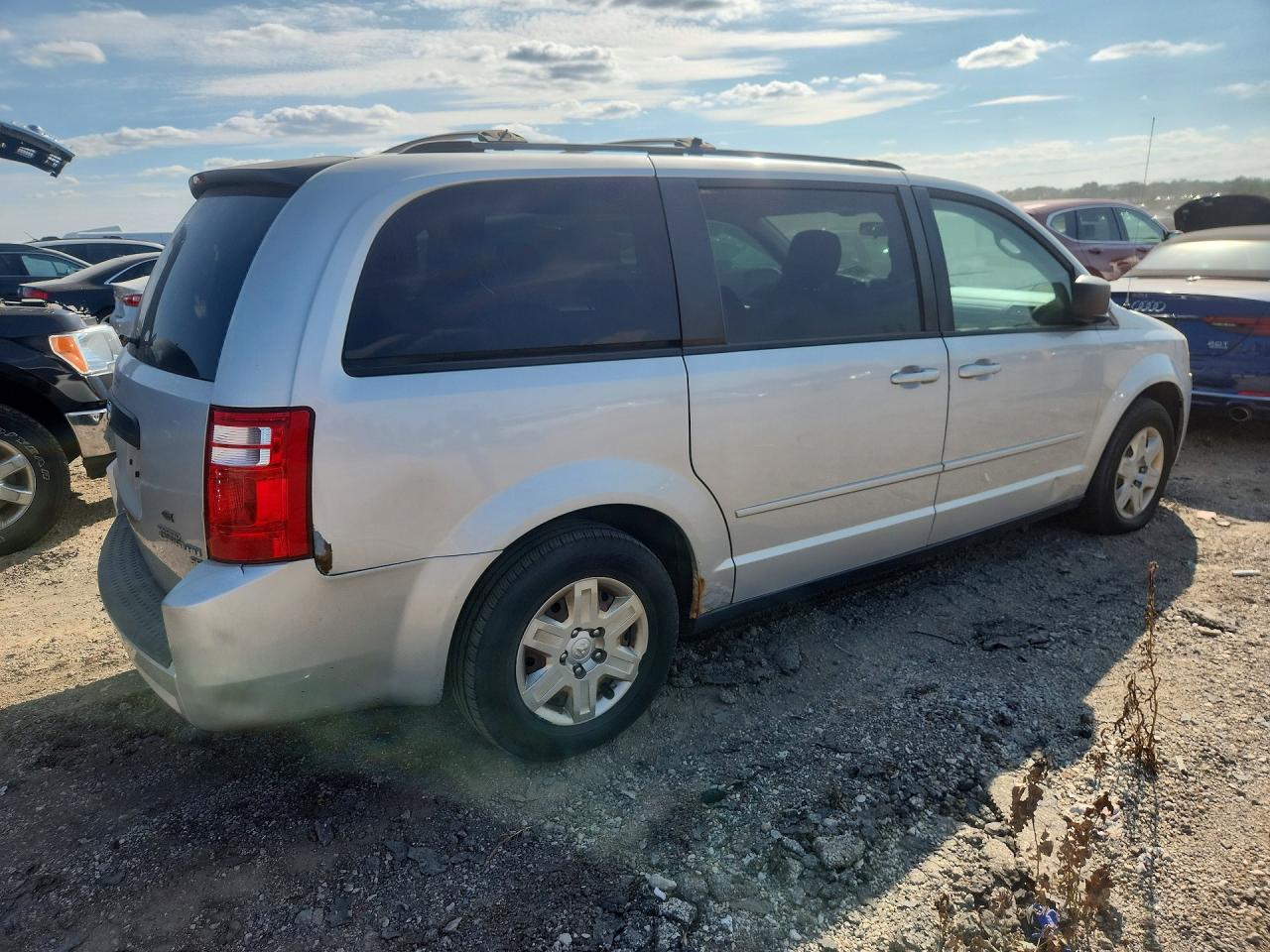 2010 Dodge Grand Caravan Se Silver vin: 2D4RN4DE2AR161319