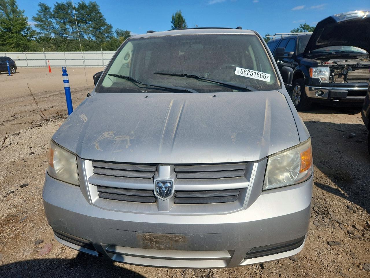 2010 Dodge Grand Caravan Se Silver vin: 2D4RN4DE2AR161319