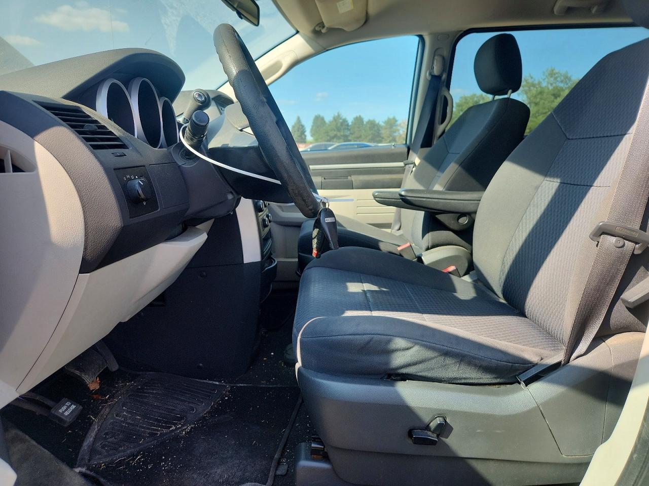 2010 Dodge Grand Caravan Se Silver vin: 2D4RN4DE2AR161319