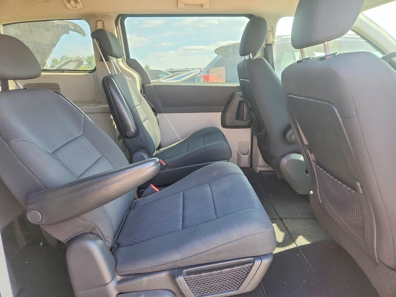 2010 Dodge Grand Caravan Se Silver vin: 2D4RN4DE2AR161319