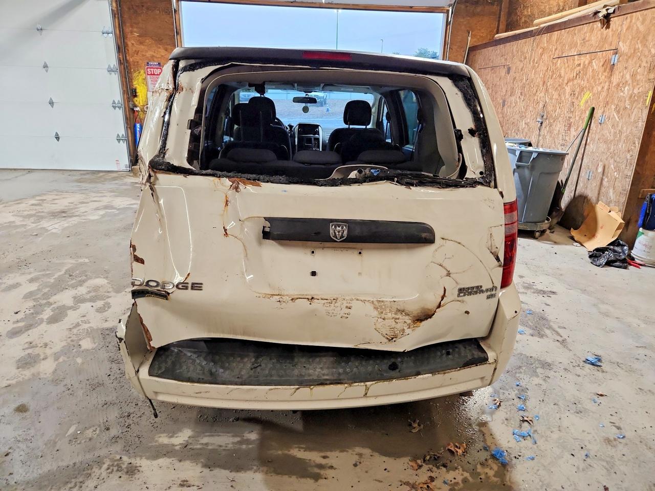 2010 Dodge Grand Caravan Se White vin: 2D4RN4DE2AR332795