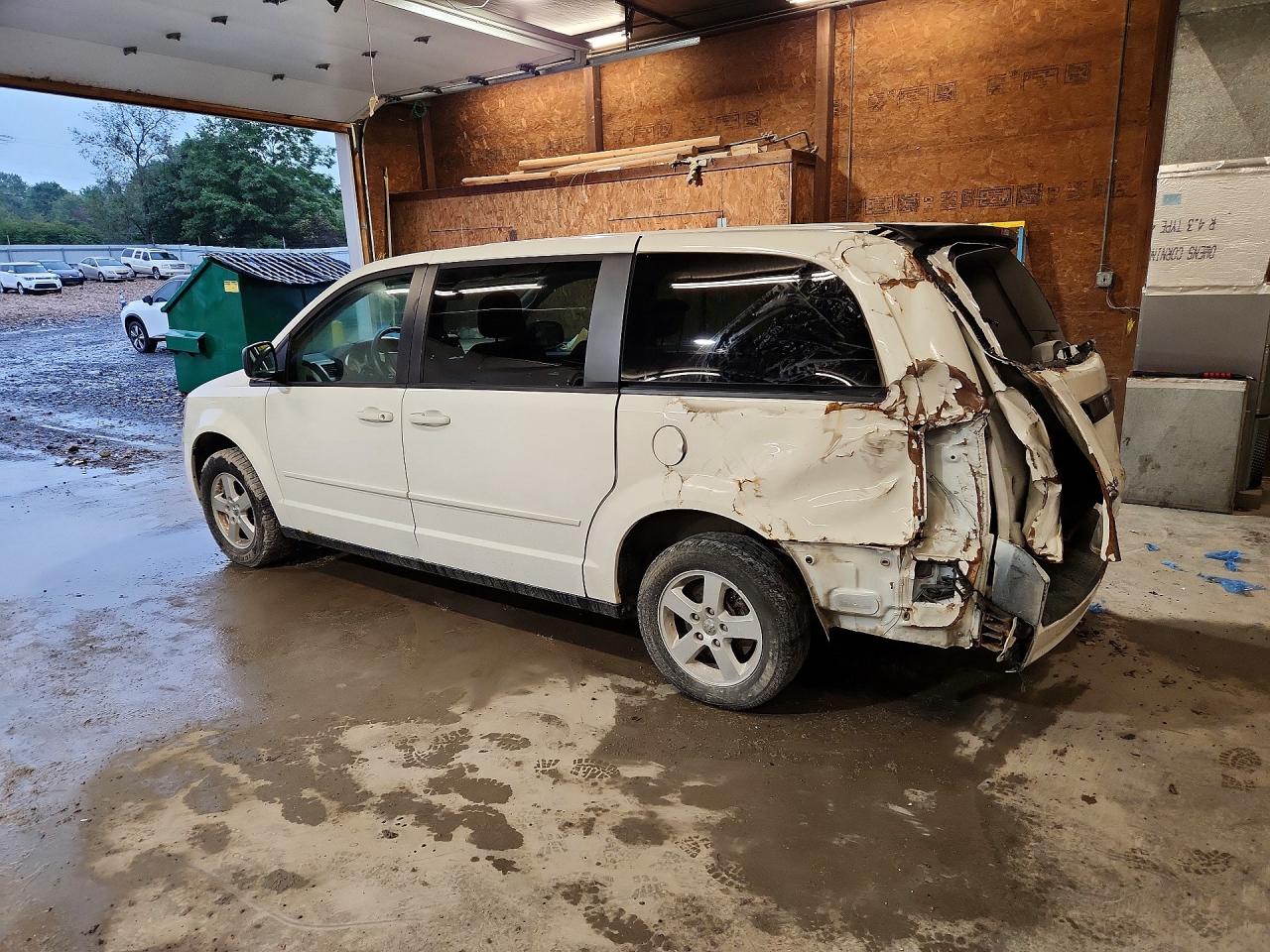 2010 Dodge Grand Caravan Se White vin: 2D4RN4DE2AR332795
