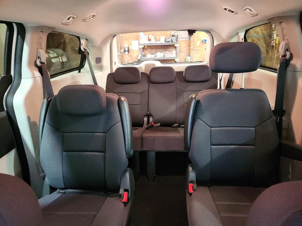 2010 Dodge Grand Caravan Se White vin: 2D4RN4DE2AR332795