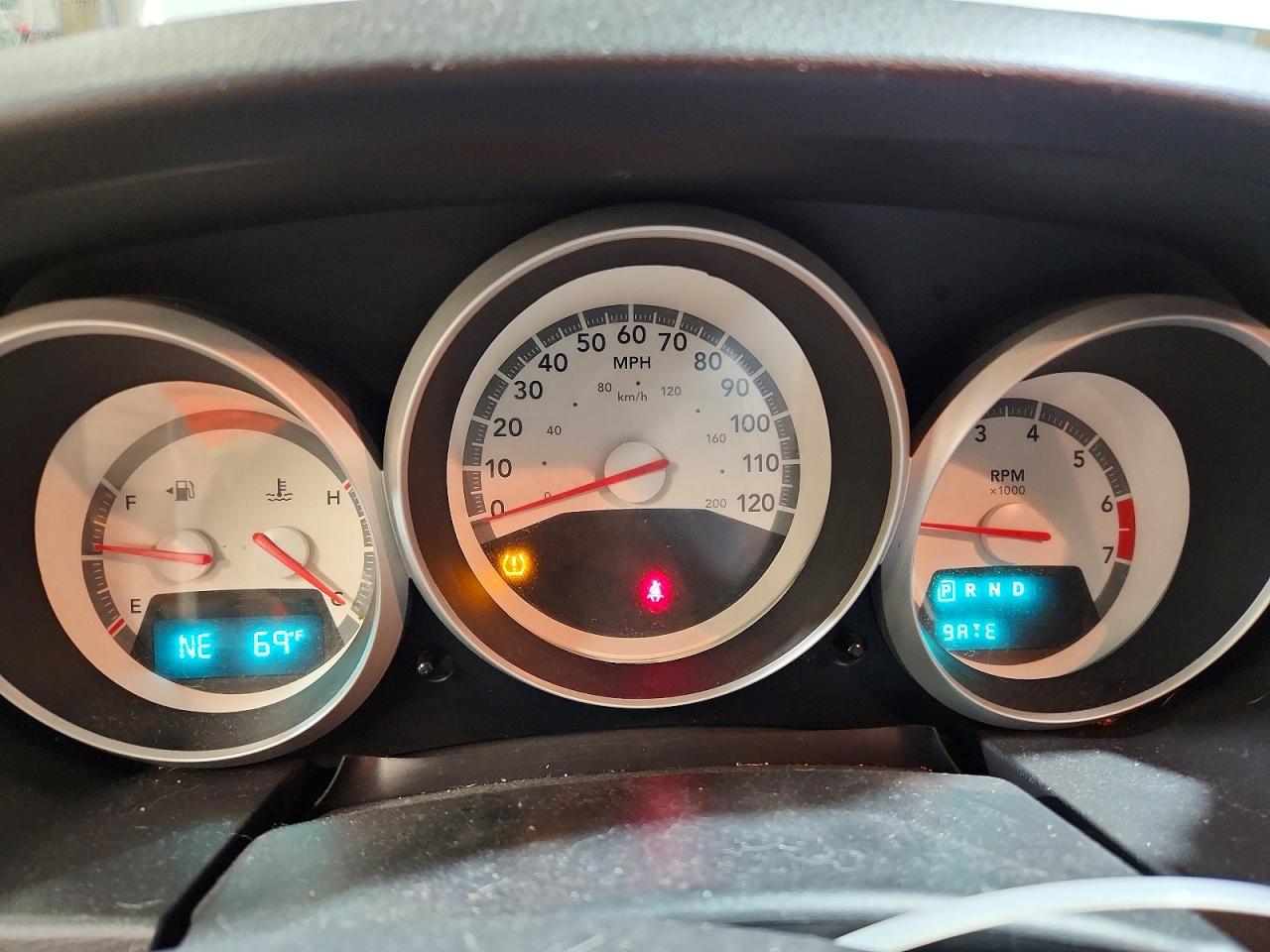 2010 Dodge Grand Caravan Se White vin: 2D4RN4DE2AR332795
