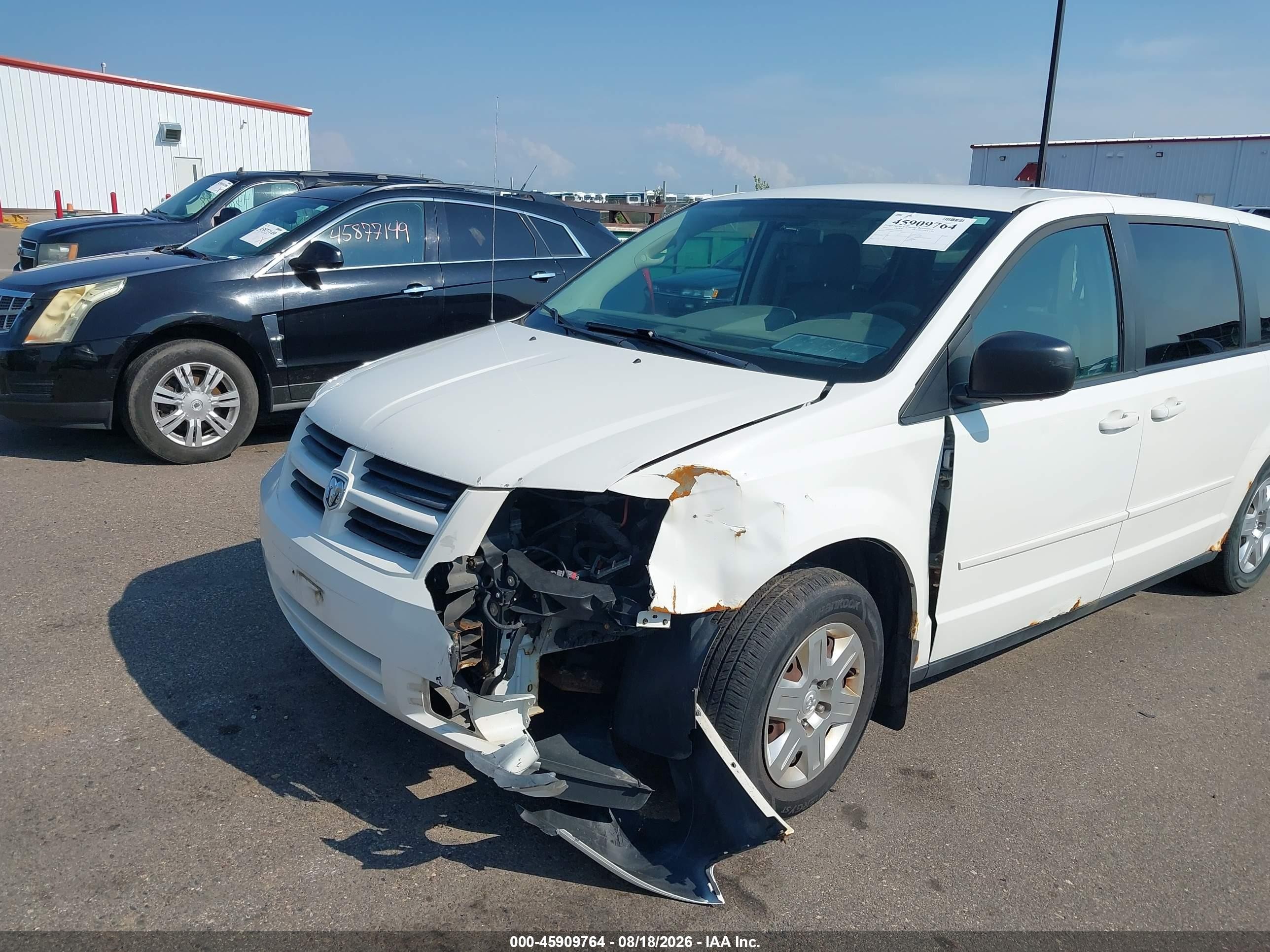 2010 Dodge Grand Caravan Se White vin: 2D4RN4DE2AR487105