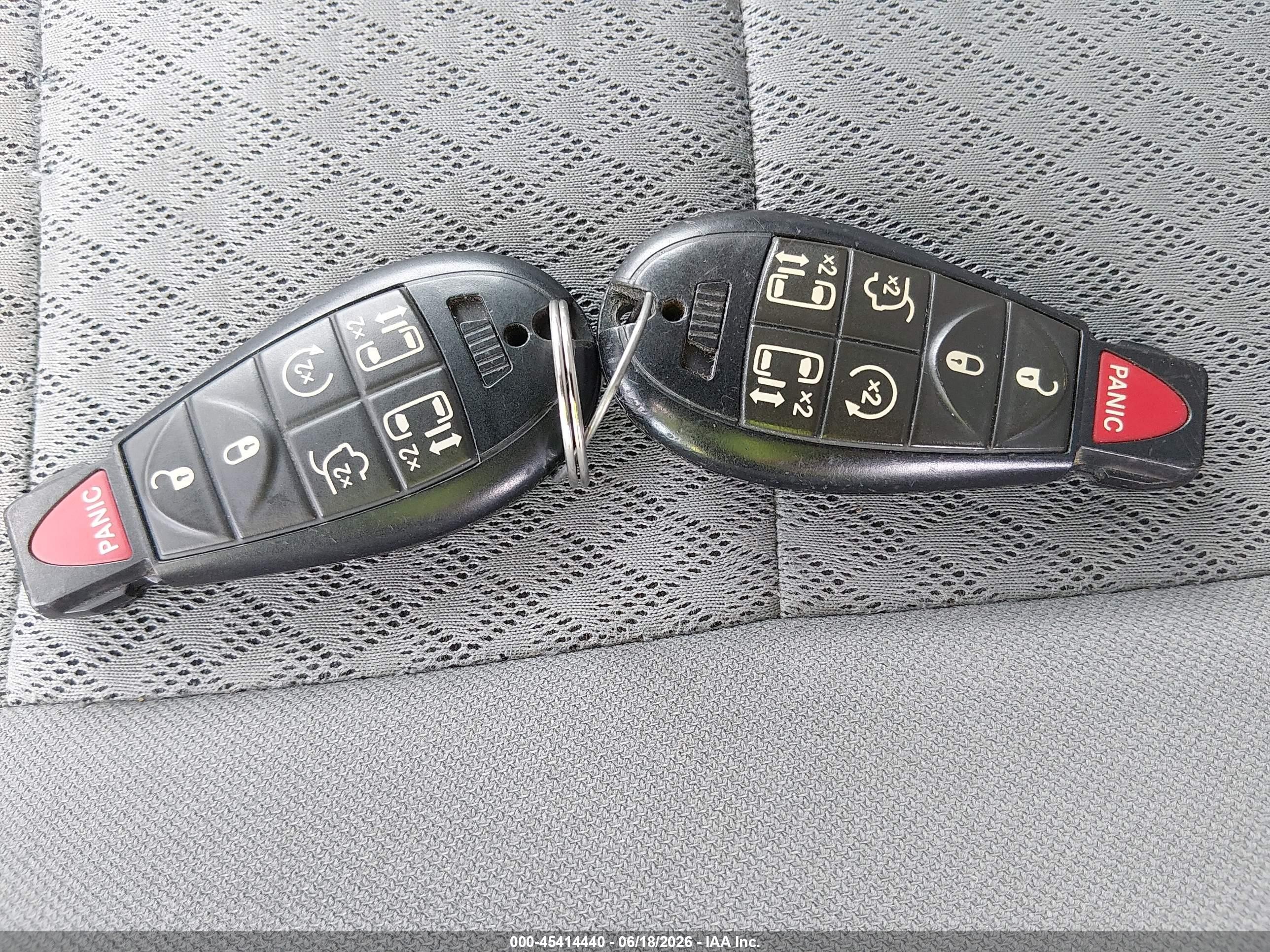 2010 Dodge Grand Caravan Se Silver vin: 2D4RN4DE2AR497584