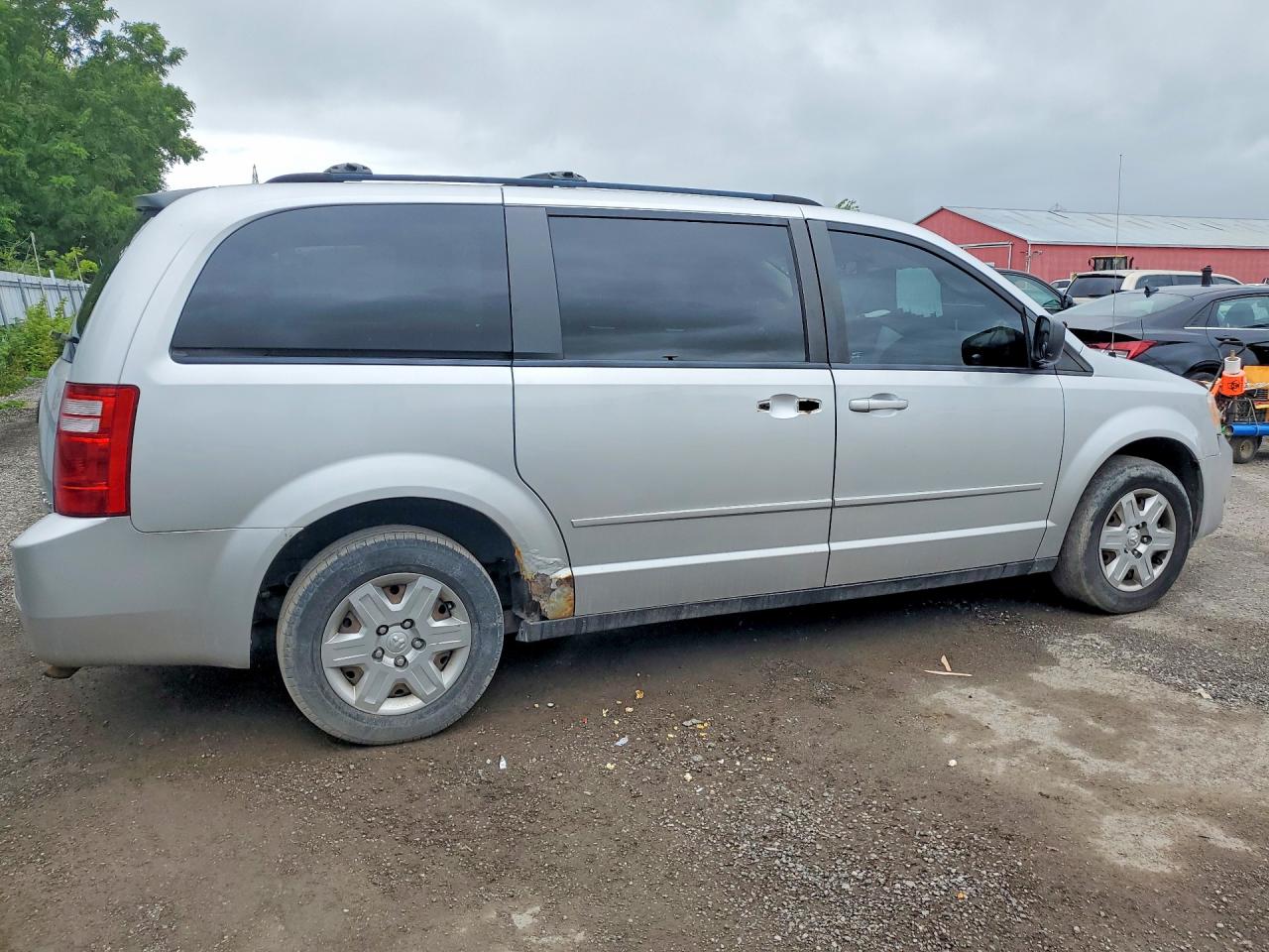 2010 Dodge Grand Caravan Se Silver vin: 2D4RN4DE3AR111092