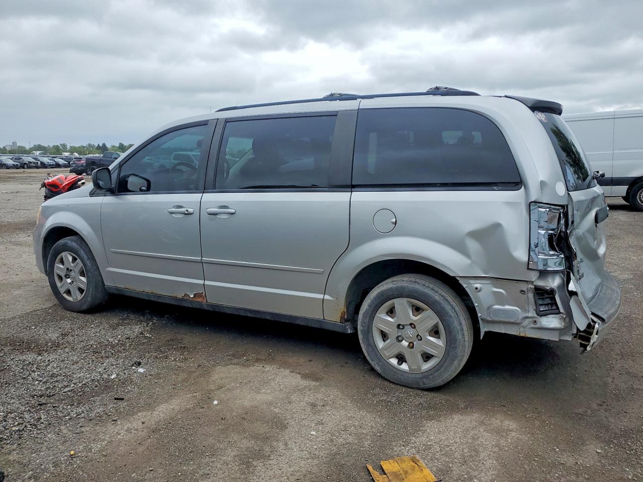2010 Dodge Grand Caravan Se Silver vin: 2D4RN4DE3AR111092