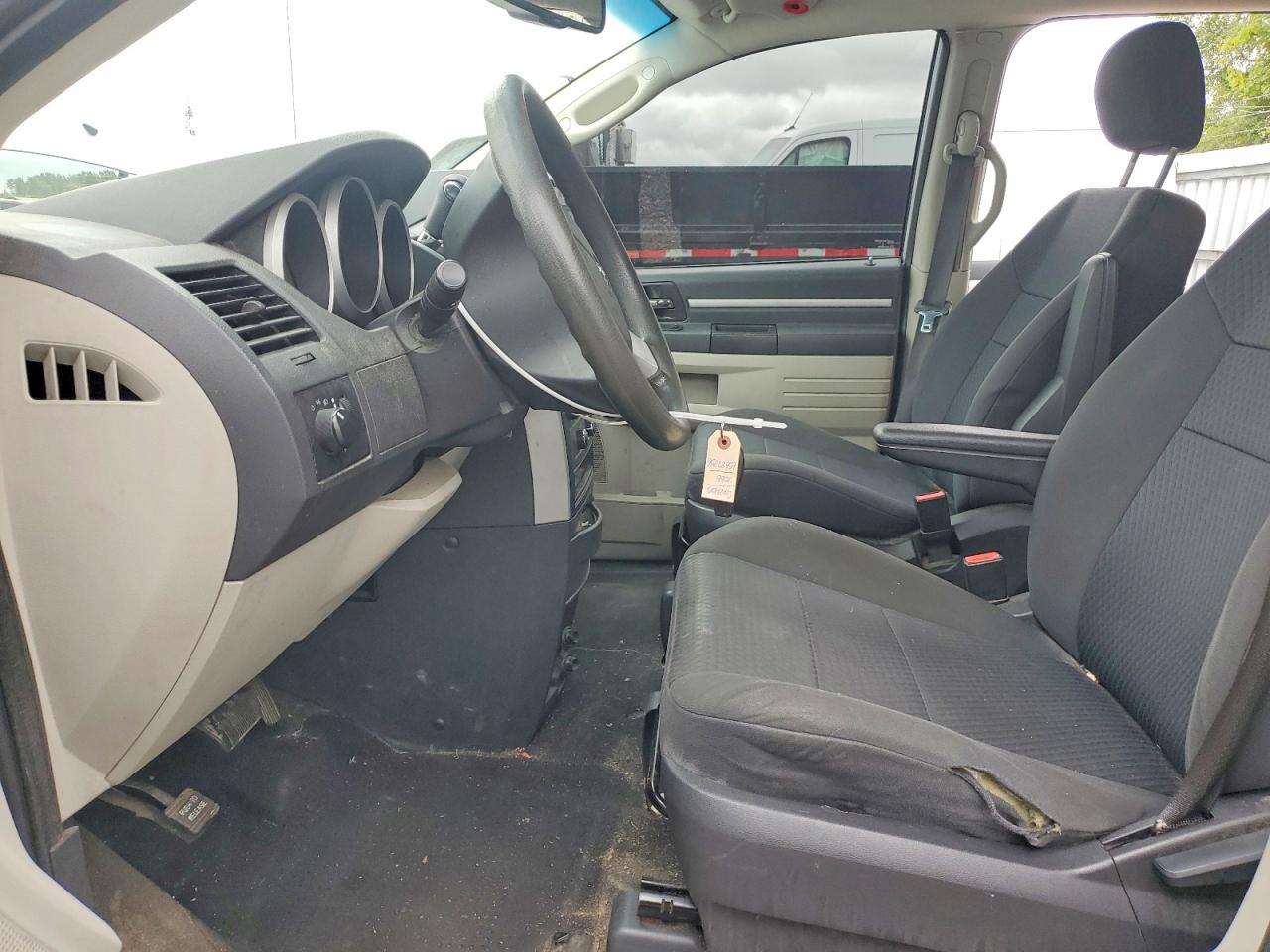 2010 Dodge Grand Caravan Se Silver vin: 2D4RN4DE3AR111092