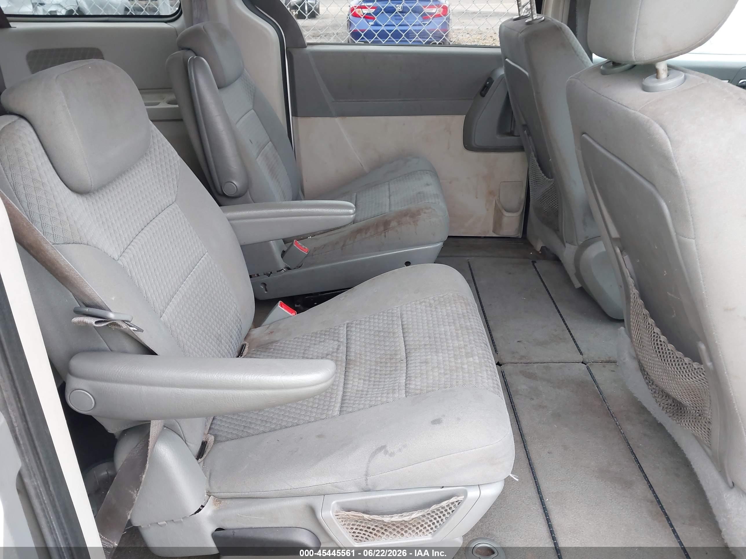 2010 Dodge Grand Caravan Se Серебряный vin: 2D4RN4DE3AR111335