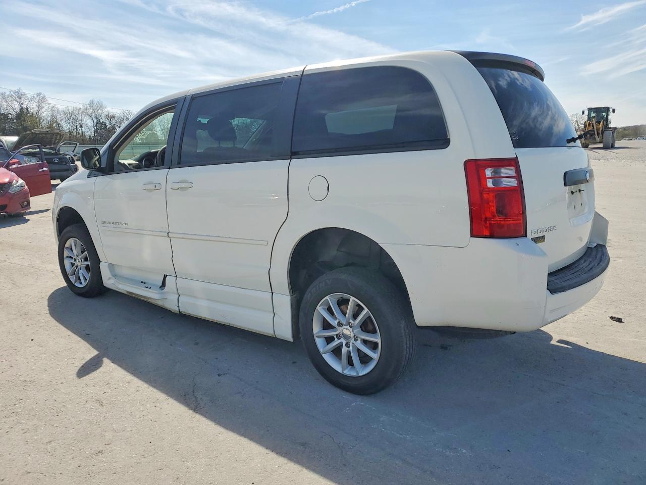 2010 Dodge Grand Caravan Se Белый vin: 2D4RN4DE4AR155280