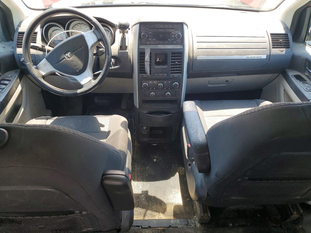 2010 Dodge Grand Caravan Se Red vin: 2D4RN4DE4AR180812
