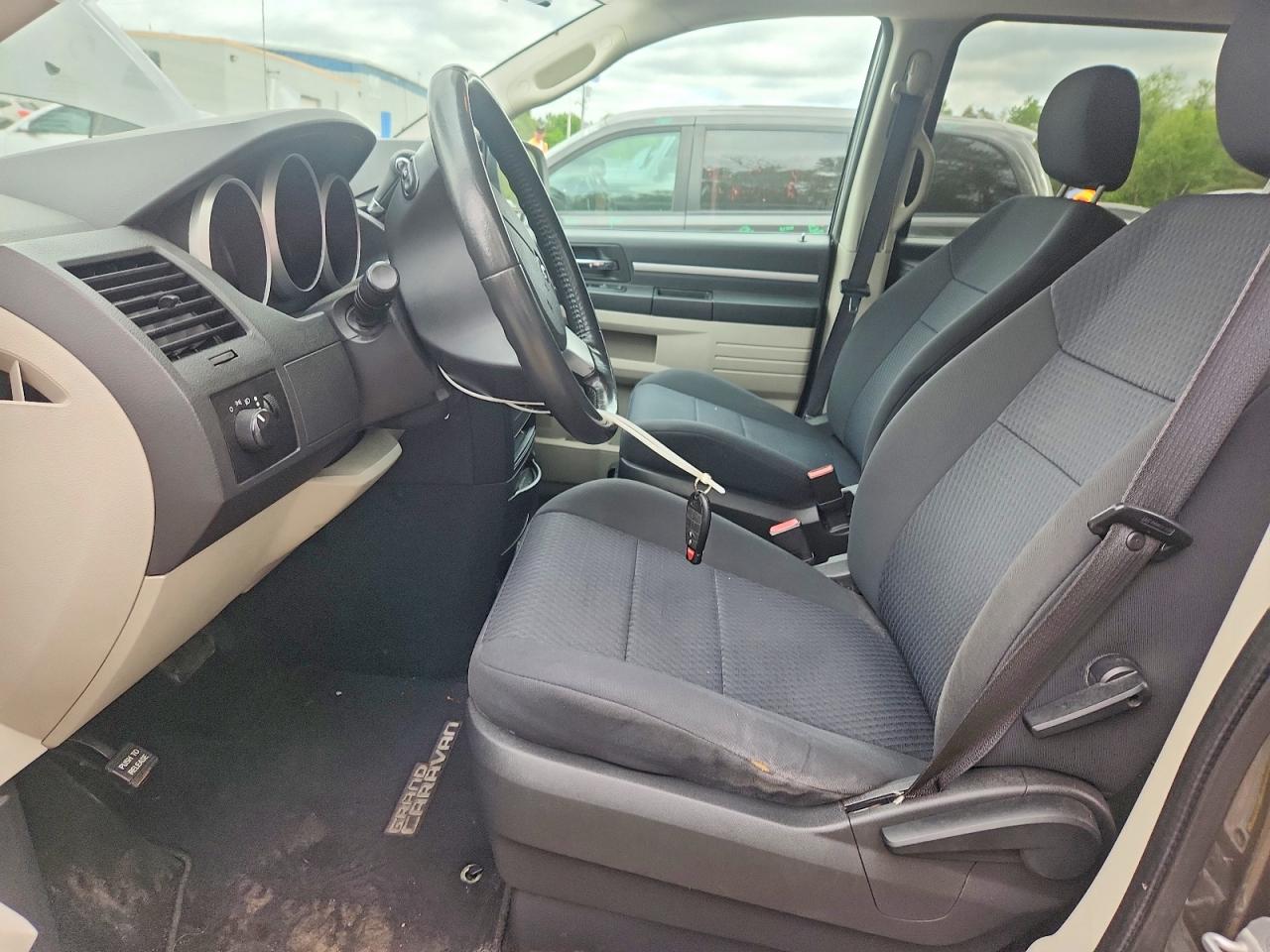 2010 Dodge Grand Caravan Se Gray vin: 2D4RN4DE4AR195987