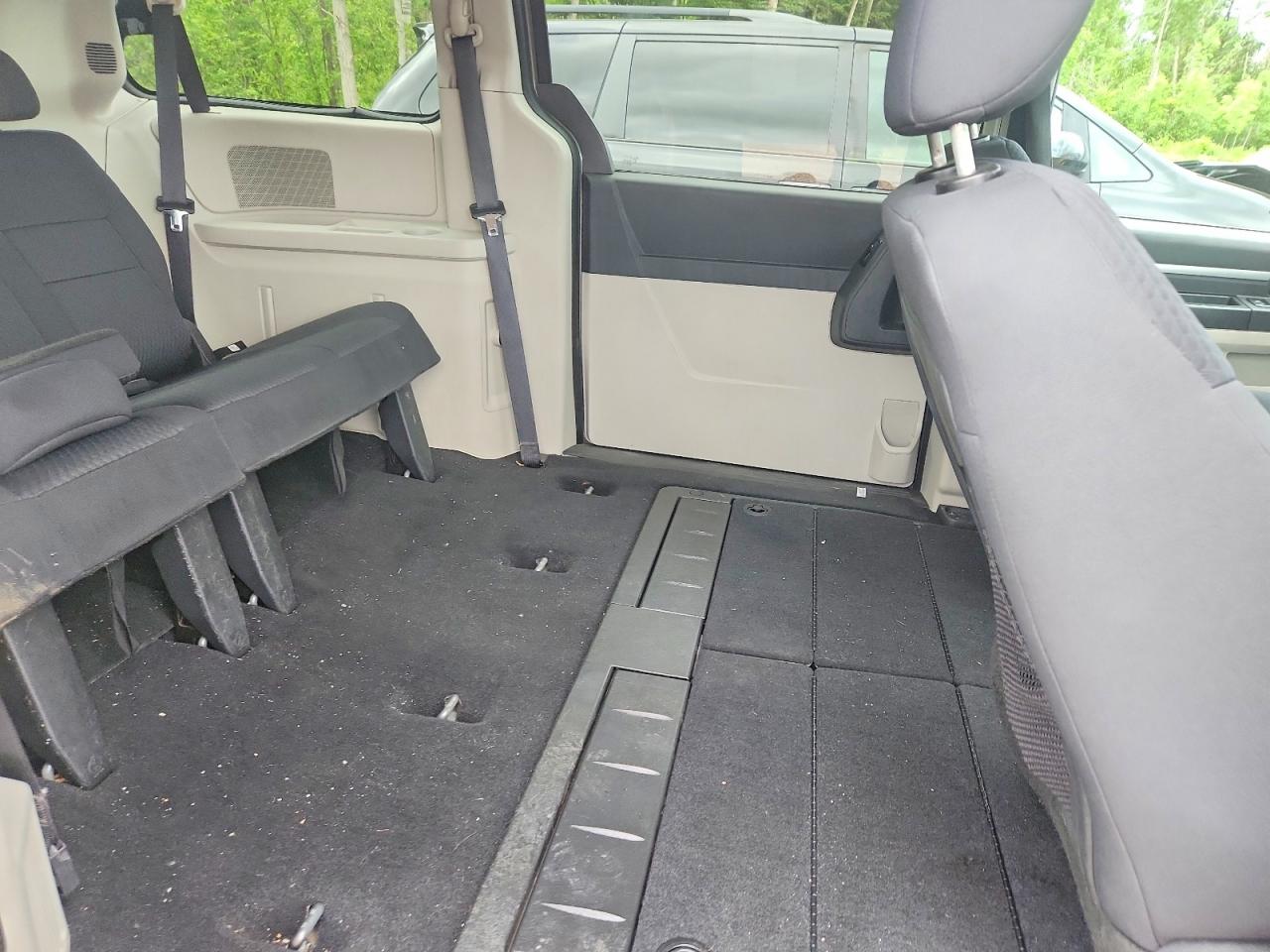 2010 Dodge Grand Caravan Se Gray vin: 2D4RN4DE4AR195987