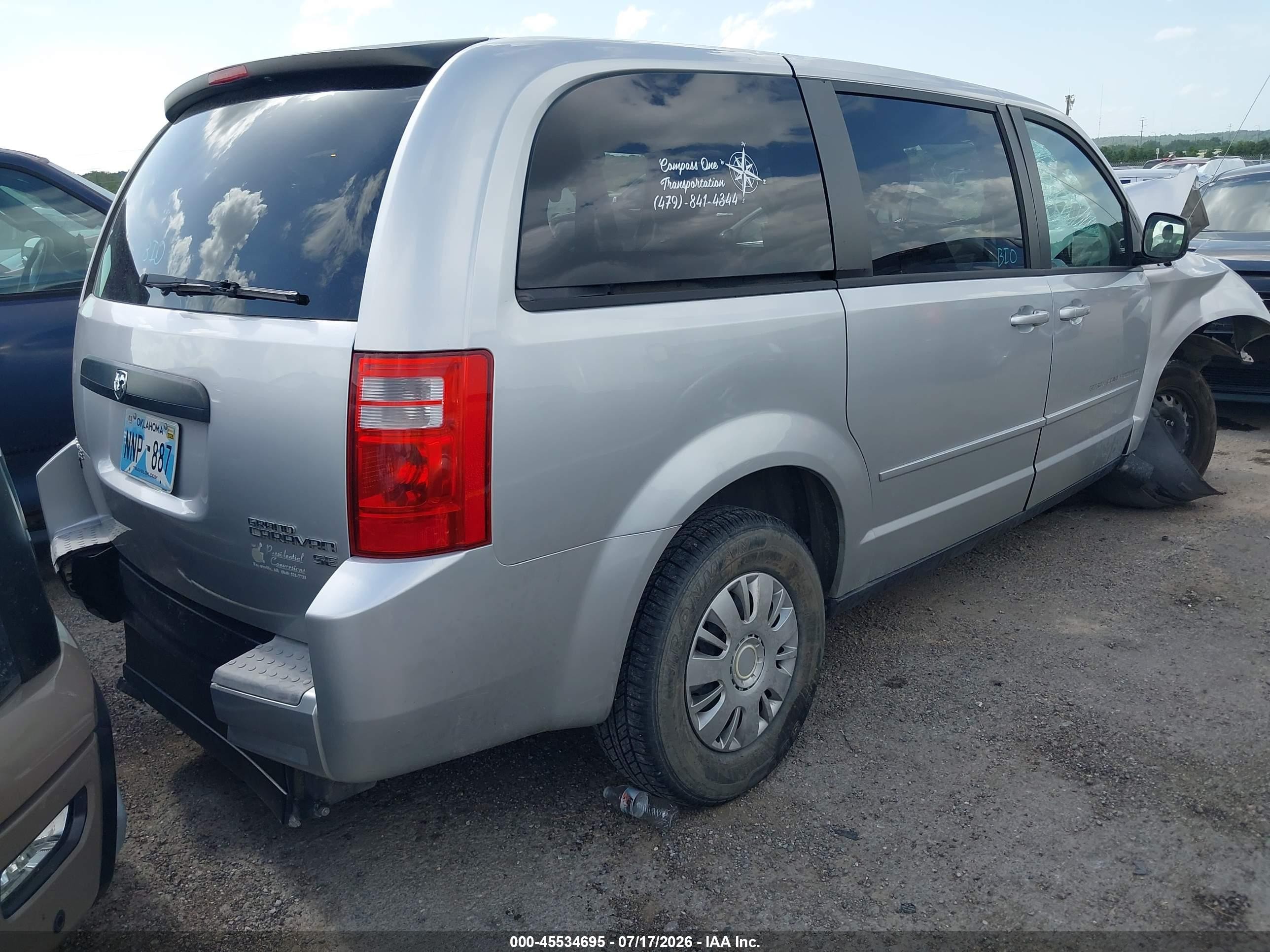 2010 Dodge Grand Caravan Se Silver vin: 2D4RN4DE4AR211539