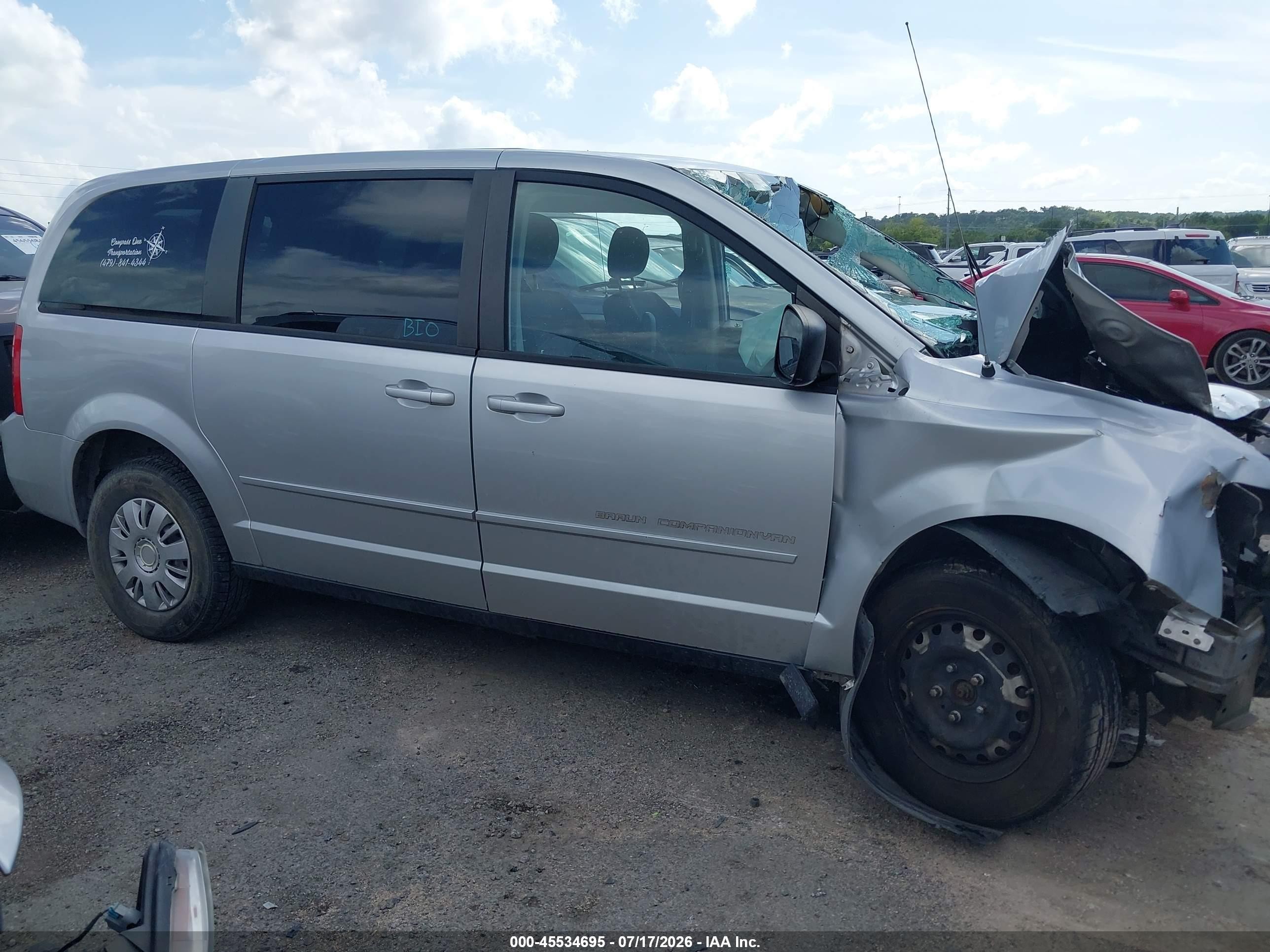 2010 Dodge Grand Caravan Se Silver vin: 2D4RN4DE4AR211539