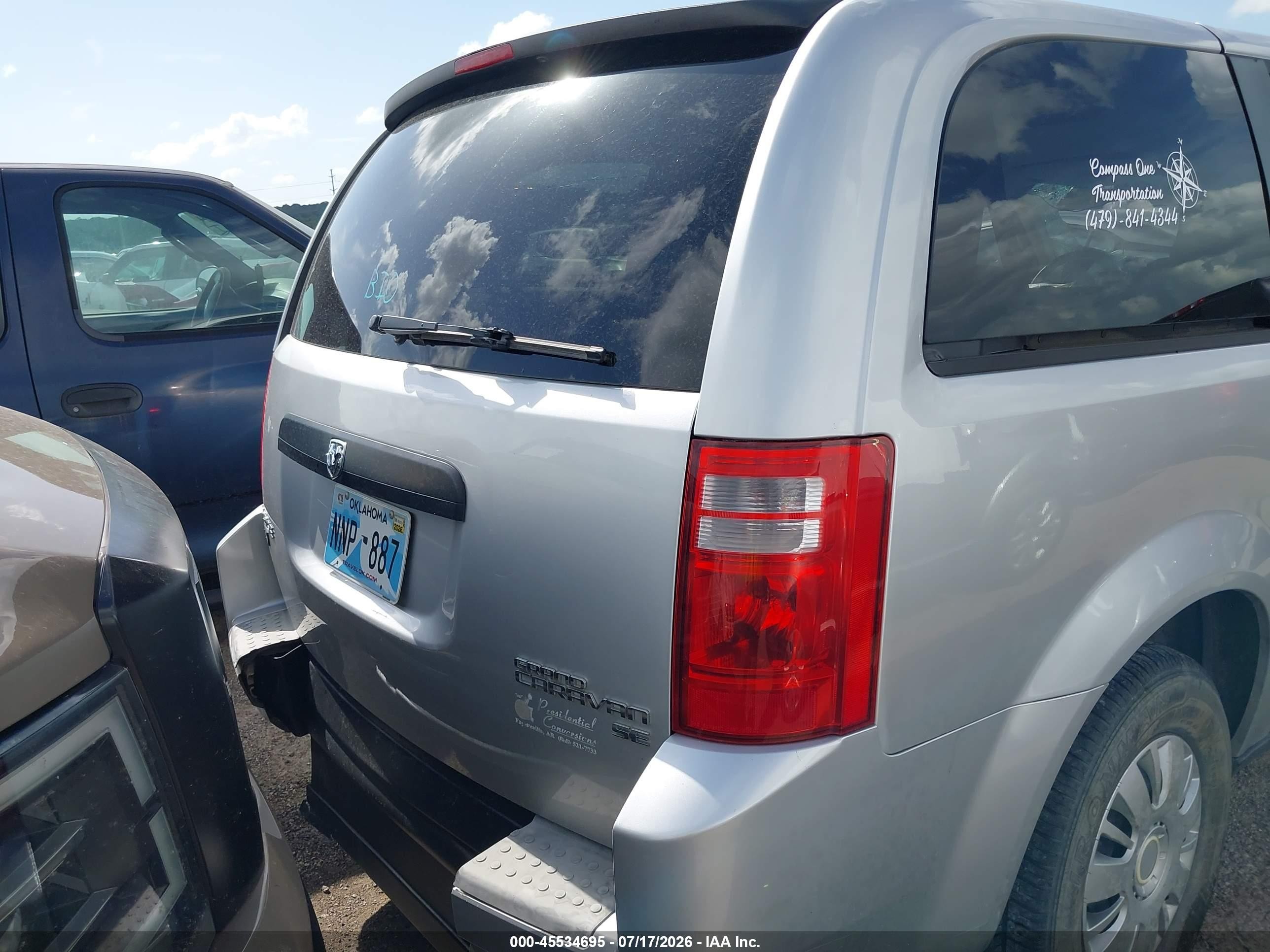 2010 Dodge Grand Caravan Se Silver vin: 2D4RN4DE4AR211539