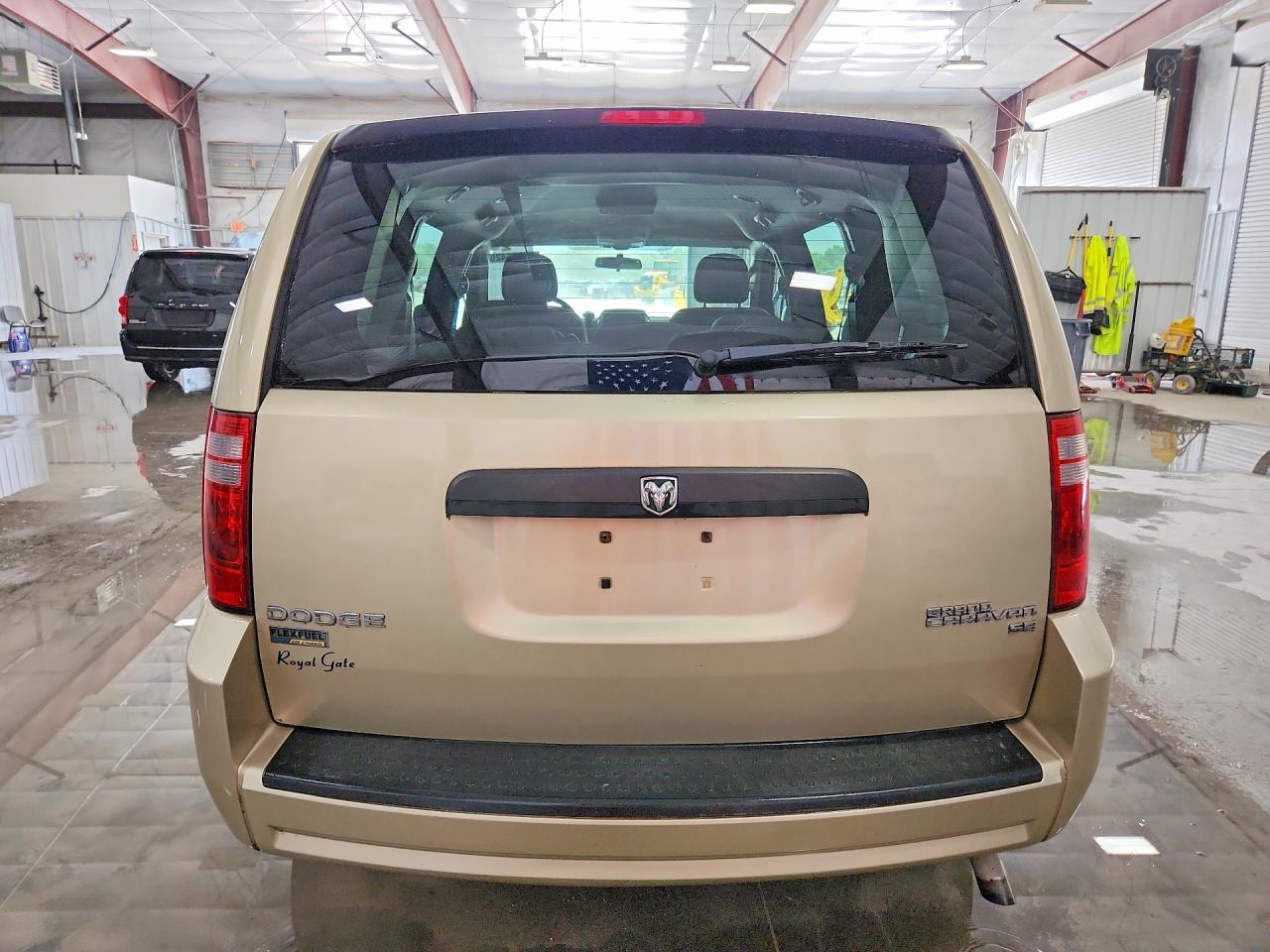 2010 Dodge Grand Caravan Se Gold vin: 2D4RN4DE4AR216644