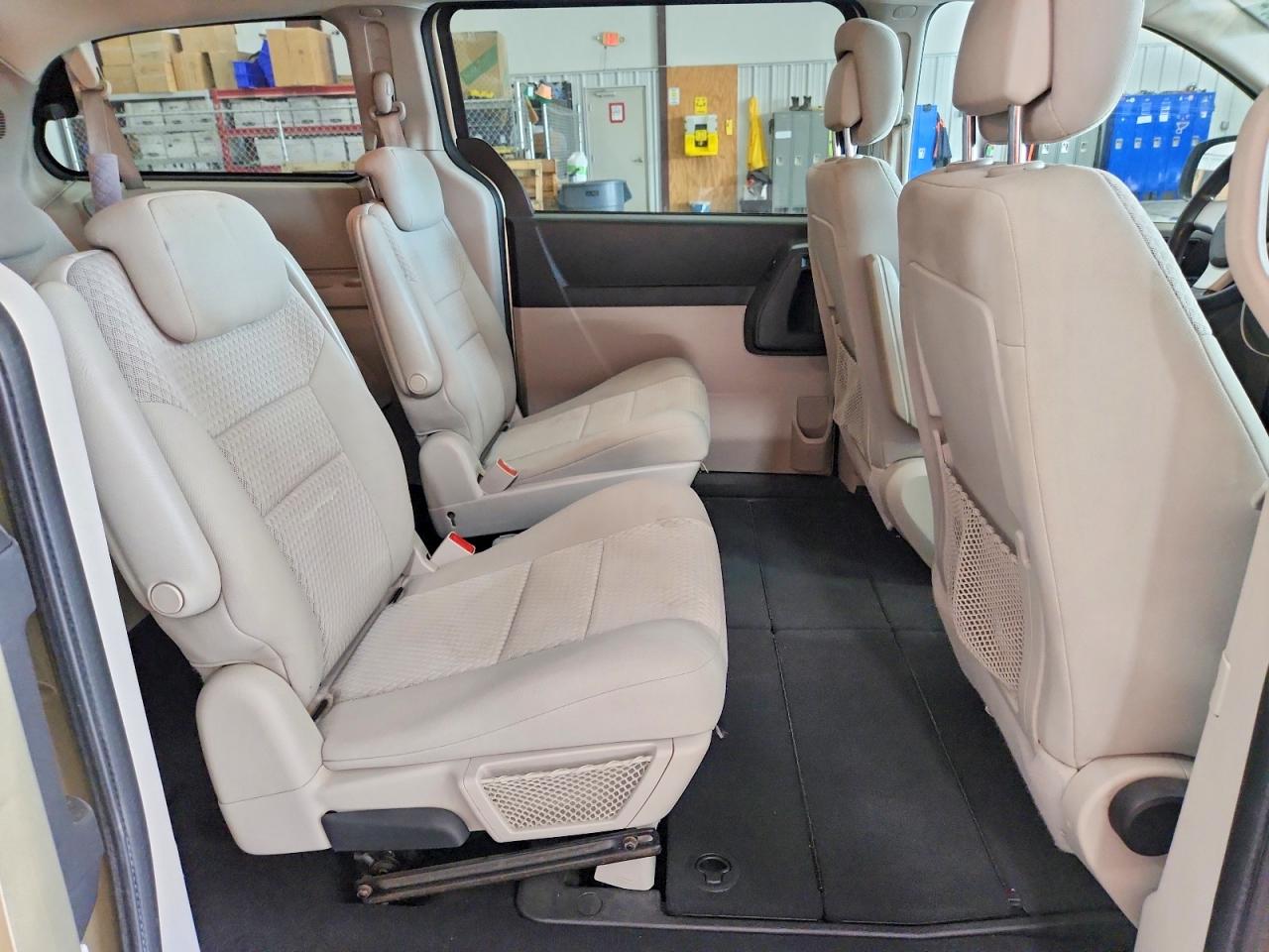 2010 Dodge Grand Caravan Se Gold vin: 2D4RN4DE4AR216644