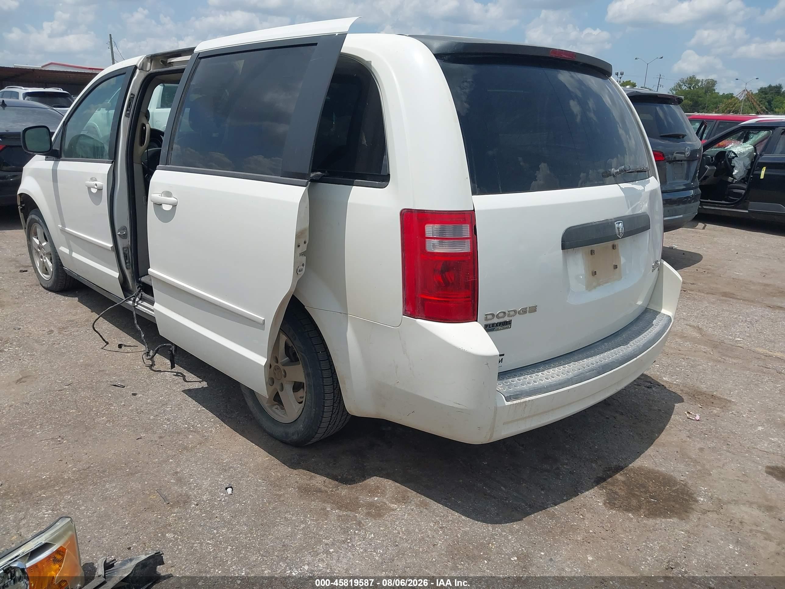 2010 Dodge Grand Caravan Se White vin: 2D4RN4DE4AR269537