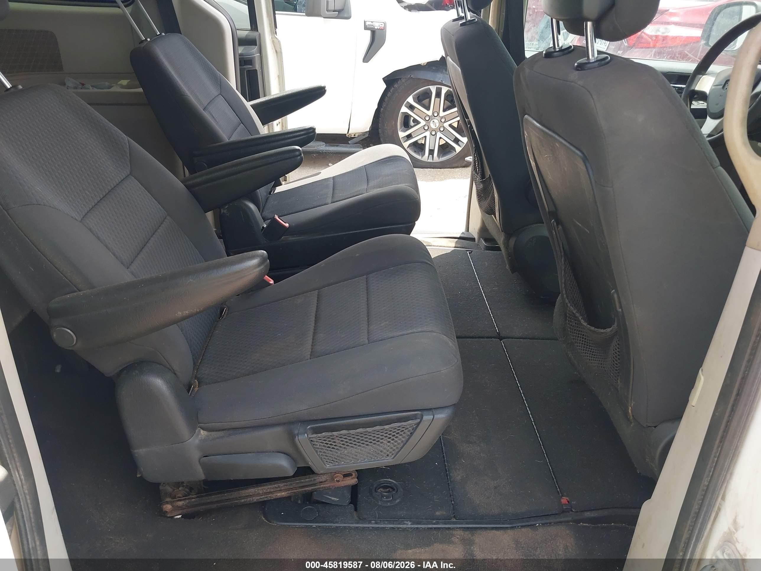 2010 Dodge Grand Caravan Se White vin: 2D4RN4DE4AR269537